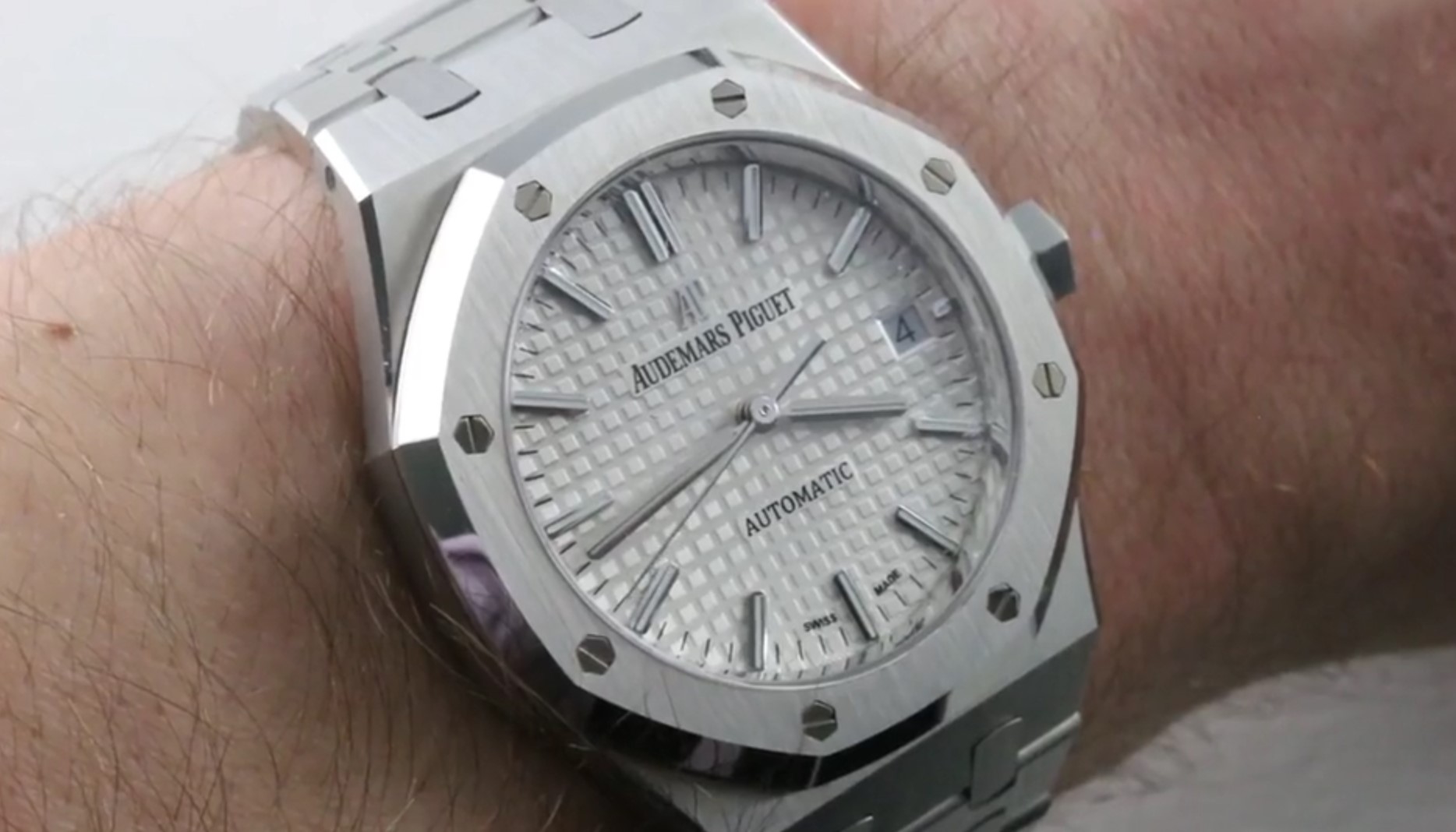 Audemars Piguet Royal Oak Mid Size 15450ST.OO.1256S Review