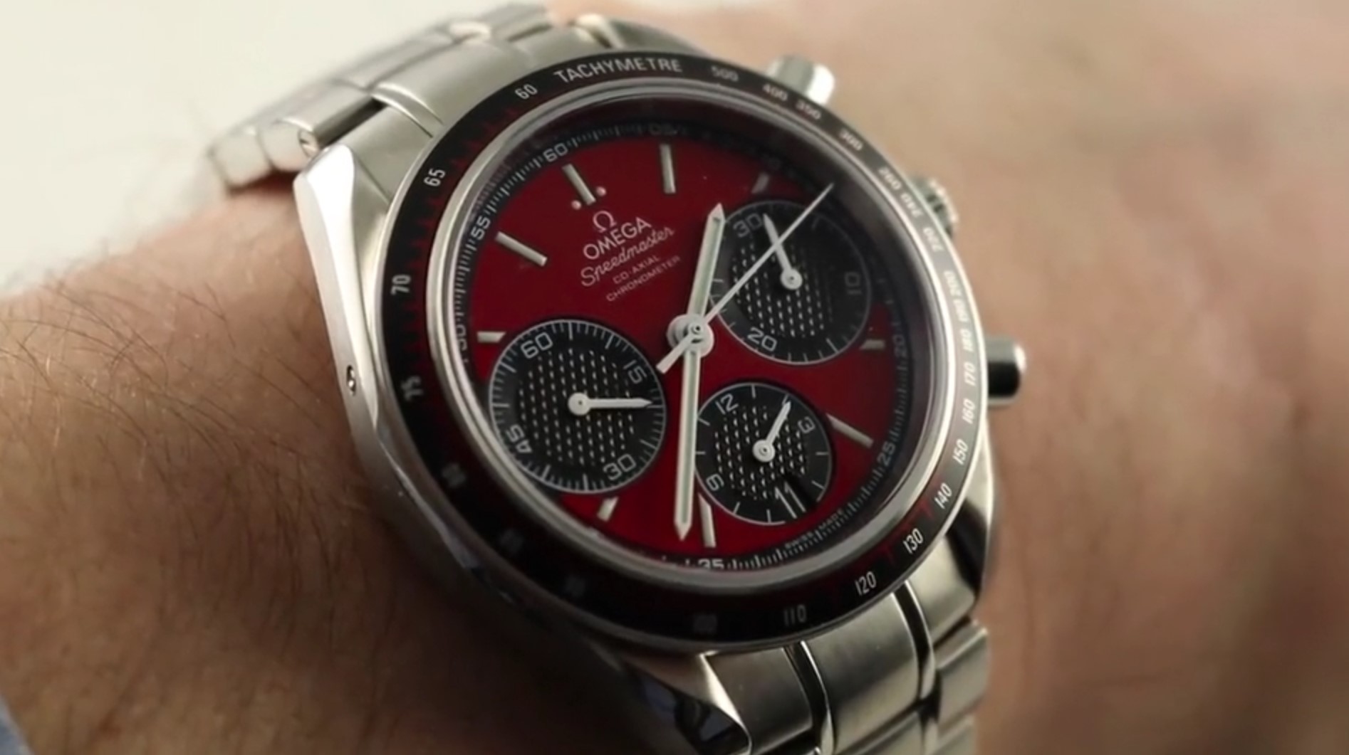 Omega speedmaster 2024 red face