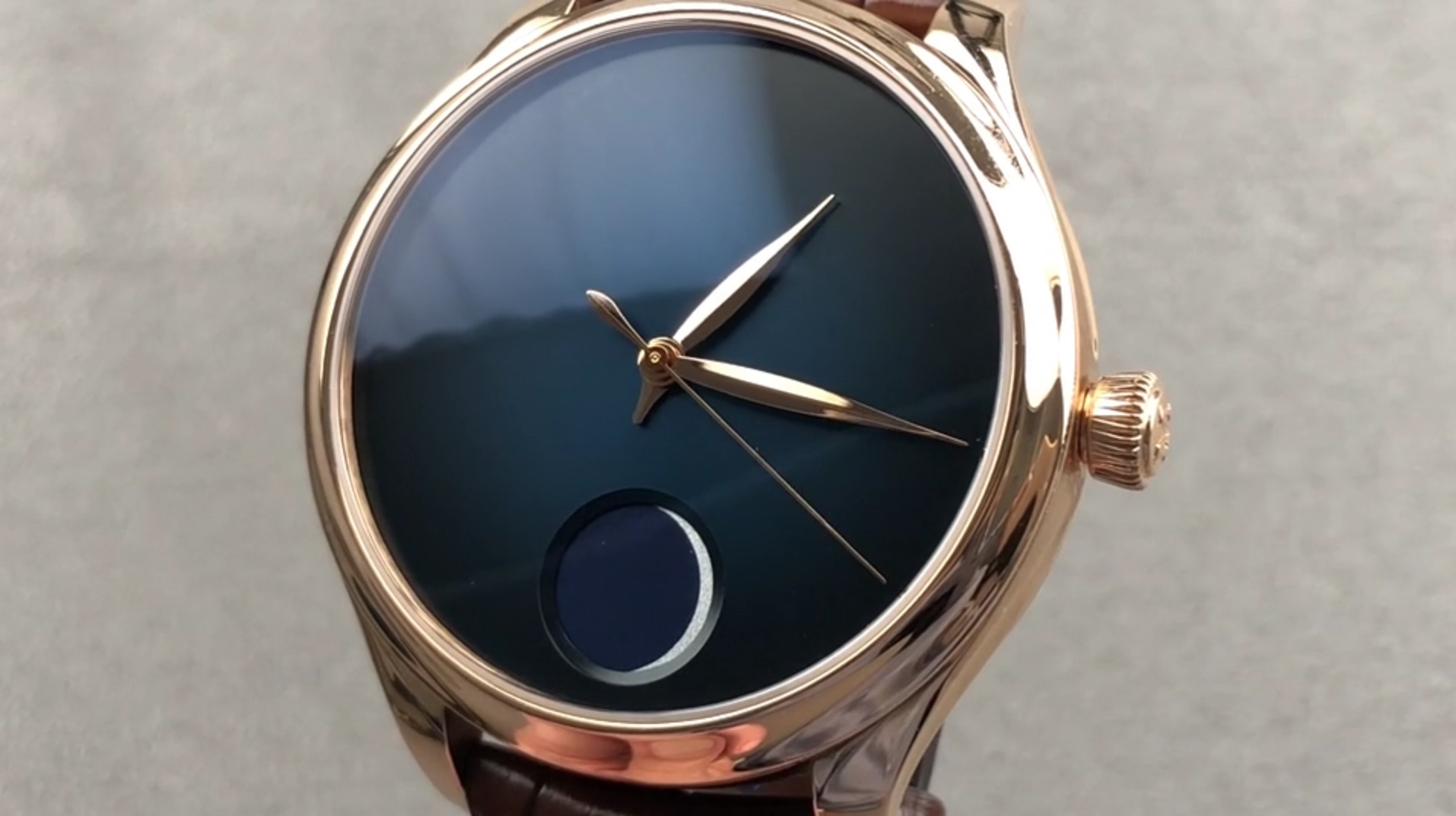 H. Moser & Cie. Endeavour Perpetual Moon Concept 1801-0400 Review