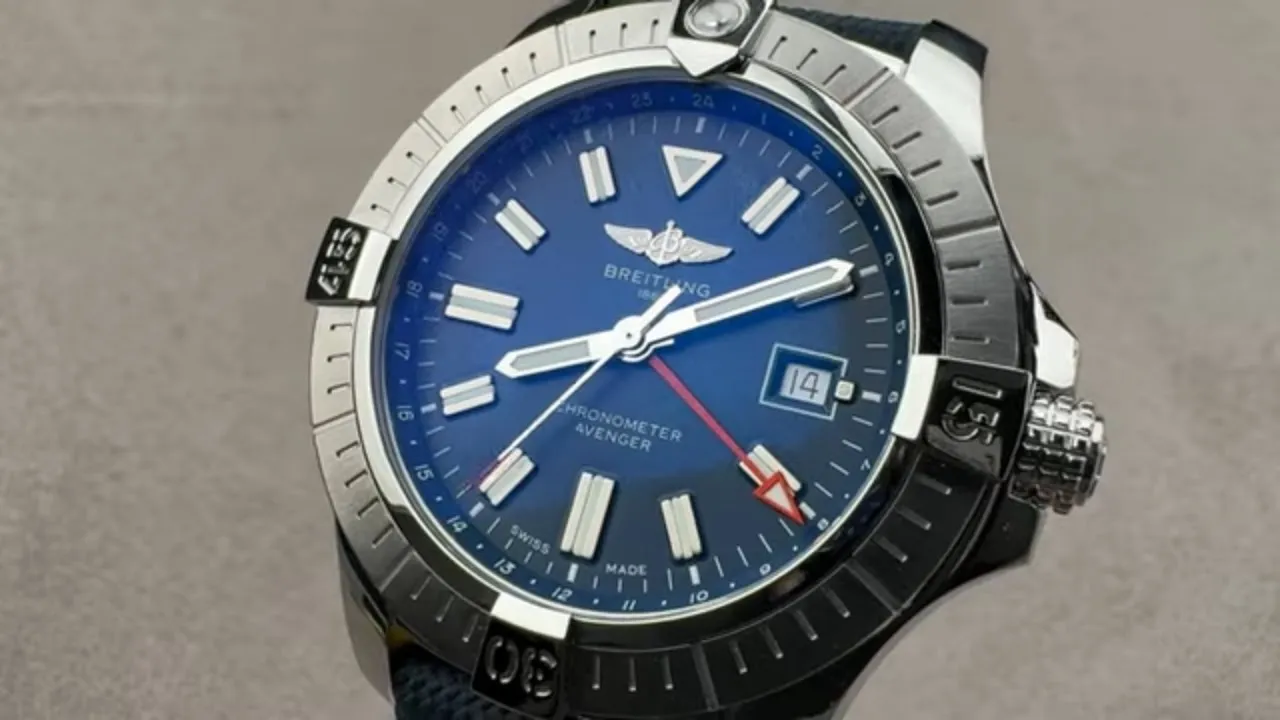 Breitling Avenger GMT (A32395101C1X2) Breitling Watch Review