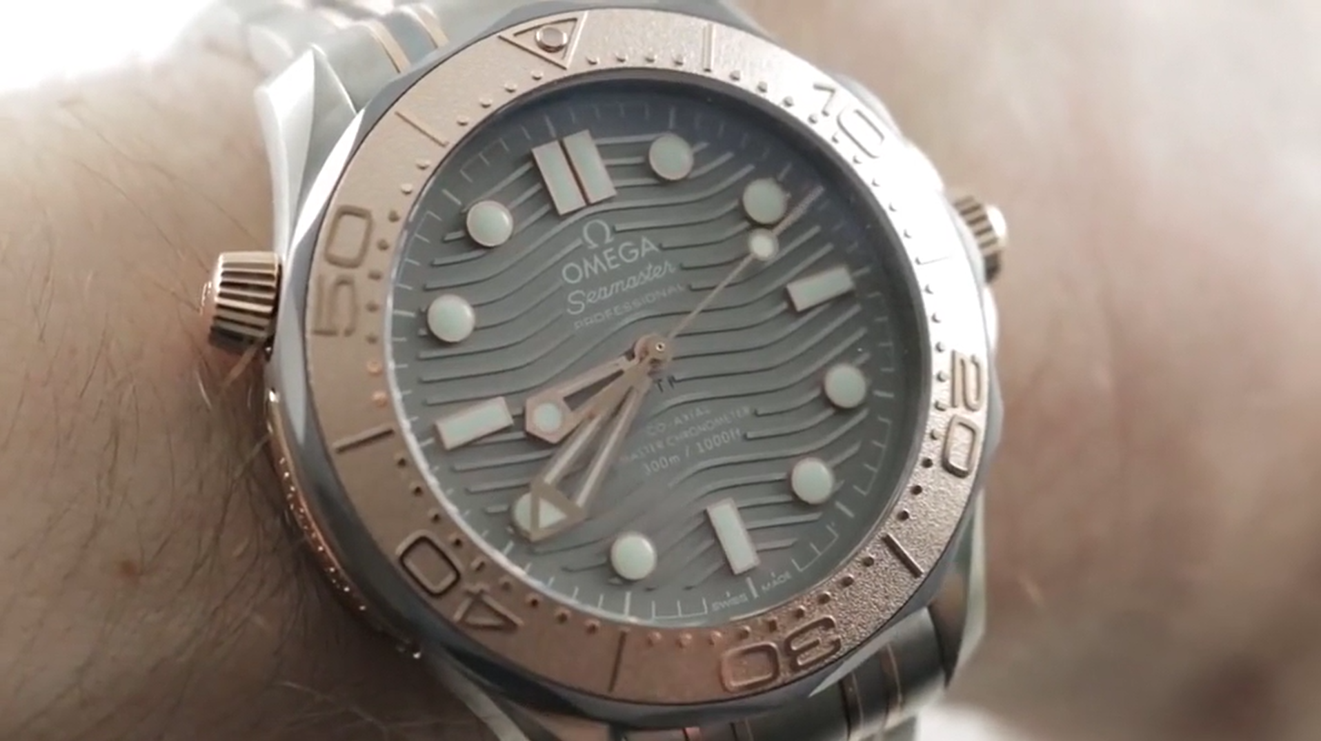 Omega Seamaster Diver 300M Titanium Tantalum Sedna Gold 210.60.42.20.99.001 Dive