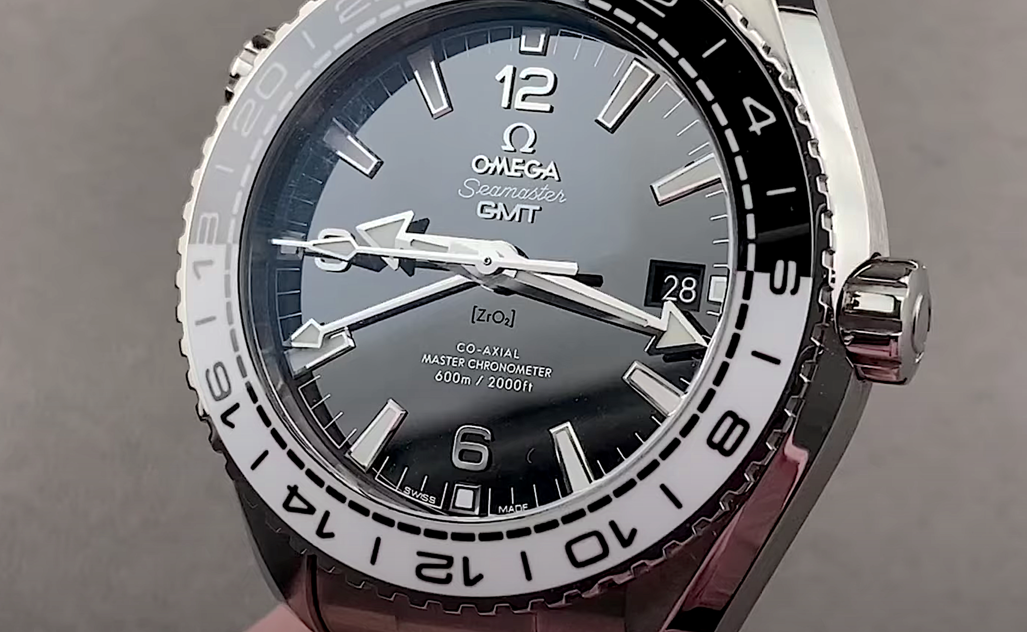 Omega Seamaster Planet Ocean 600M GMT 215.30.44.22.01.001