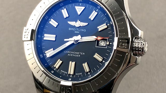 Breitling Avenger A17318101C1X2