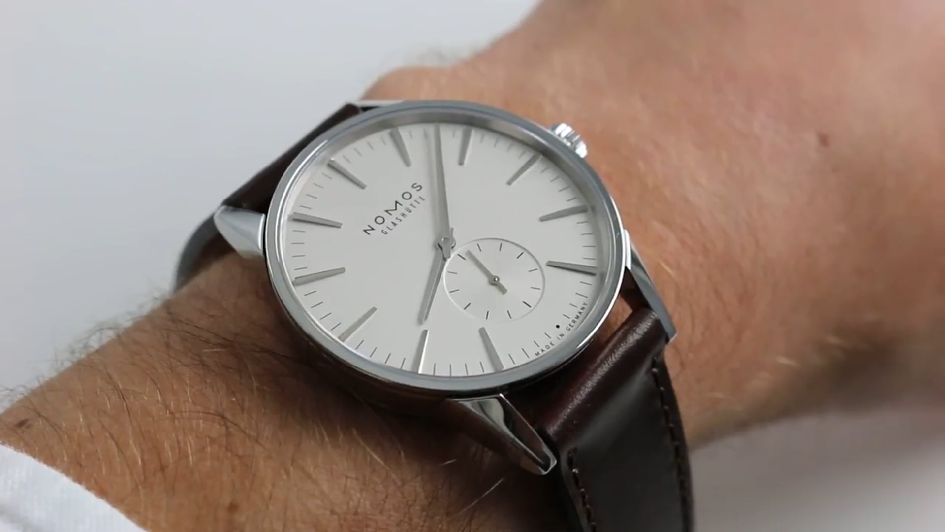 Nomos Glashutte Metro Neomatik 39 1113 Review Nomos Reviews