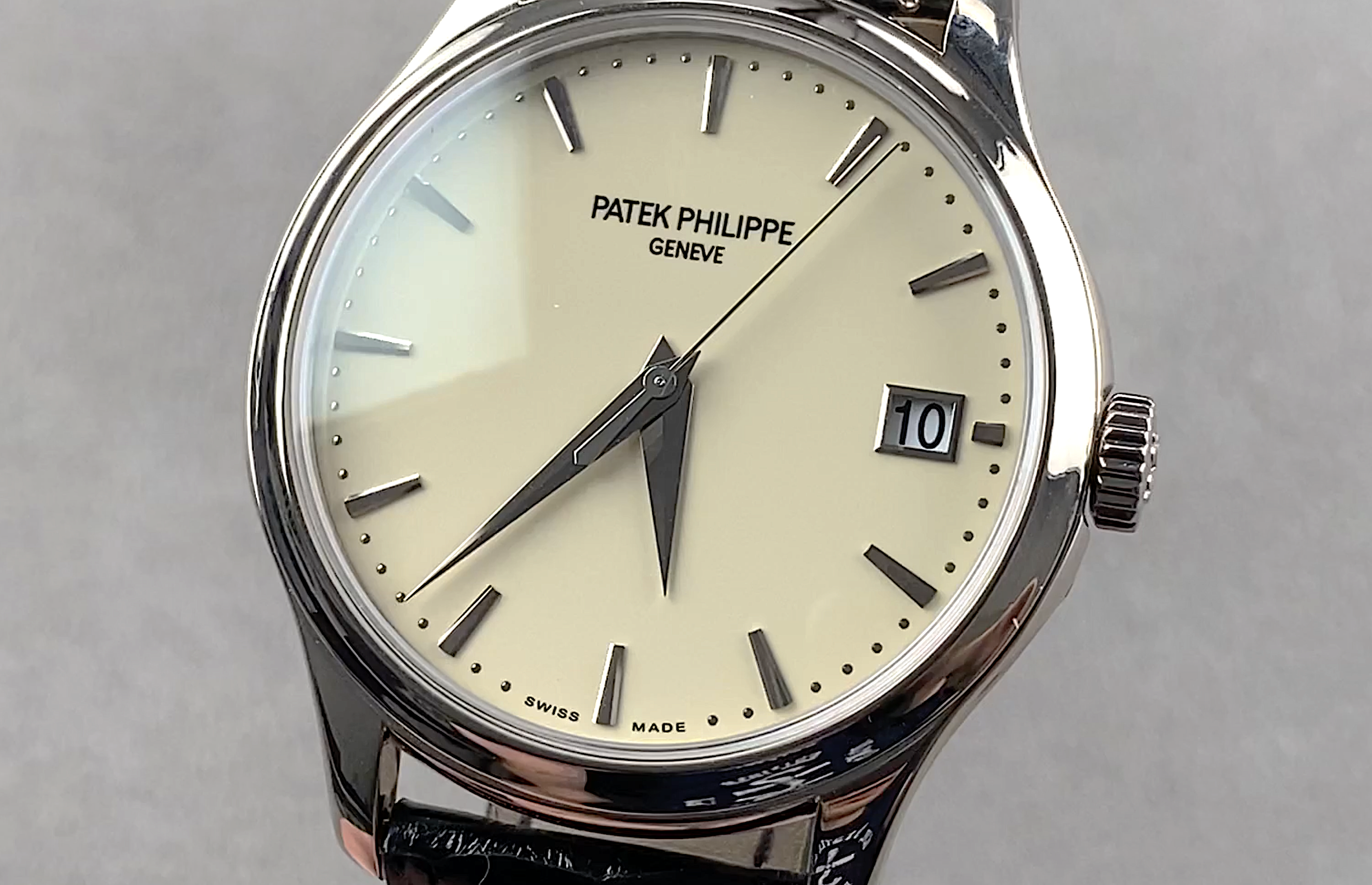 Patek Philippe Calatrava 5227G-001