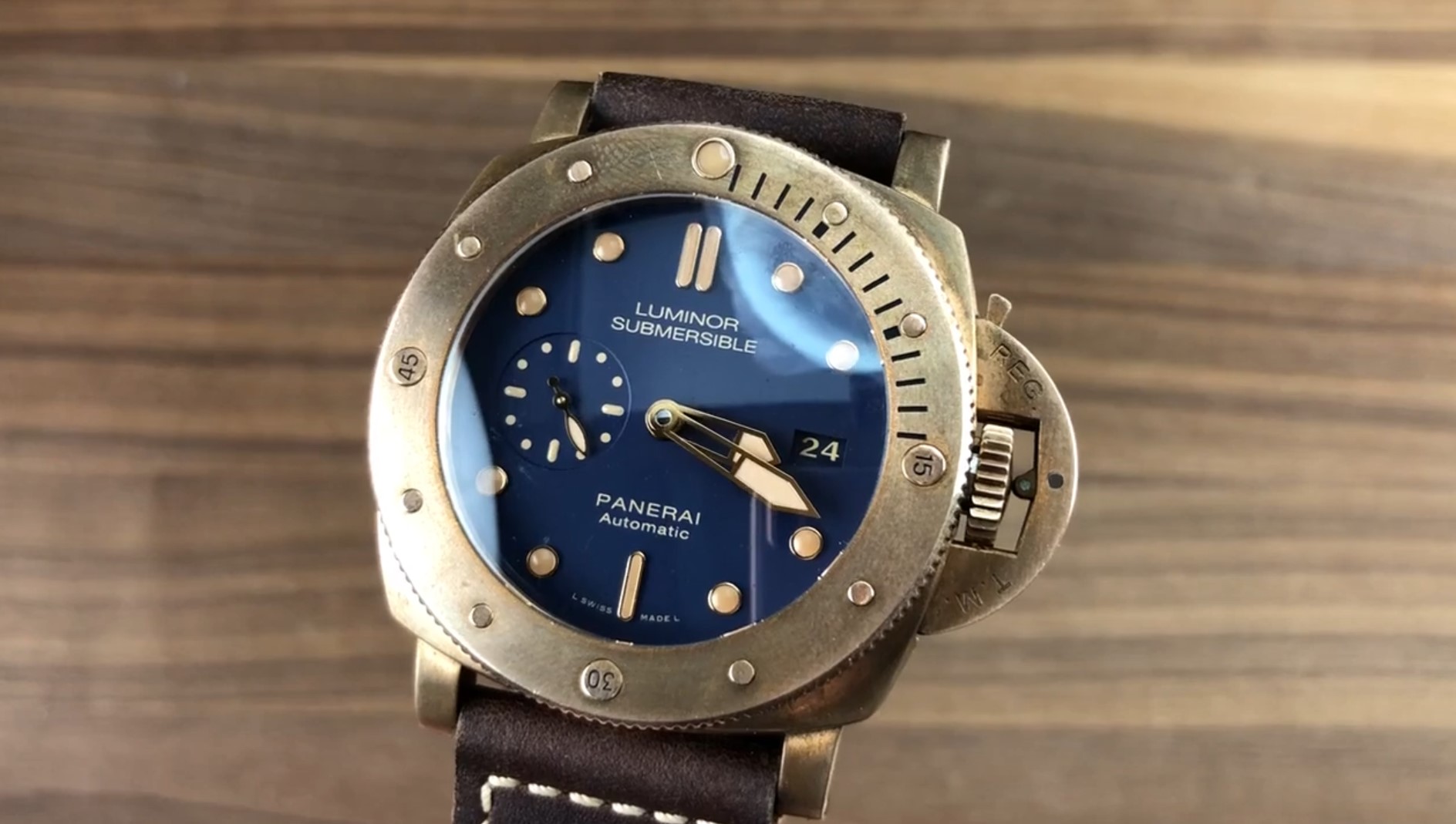 Panerai Luminor 1950 Luna Rossa GMT PAM 1036 Panerai Watch Review