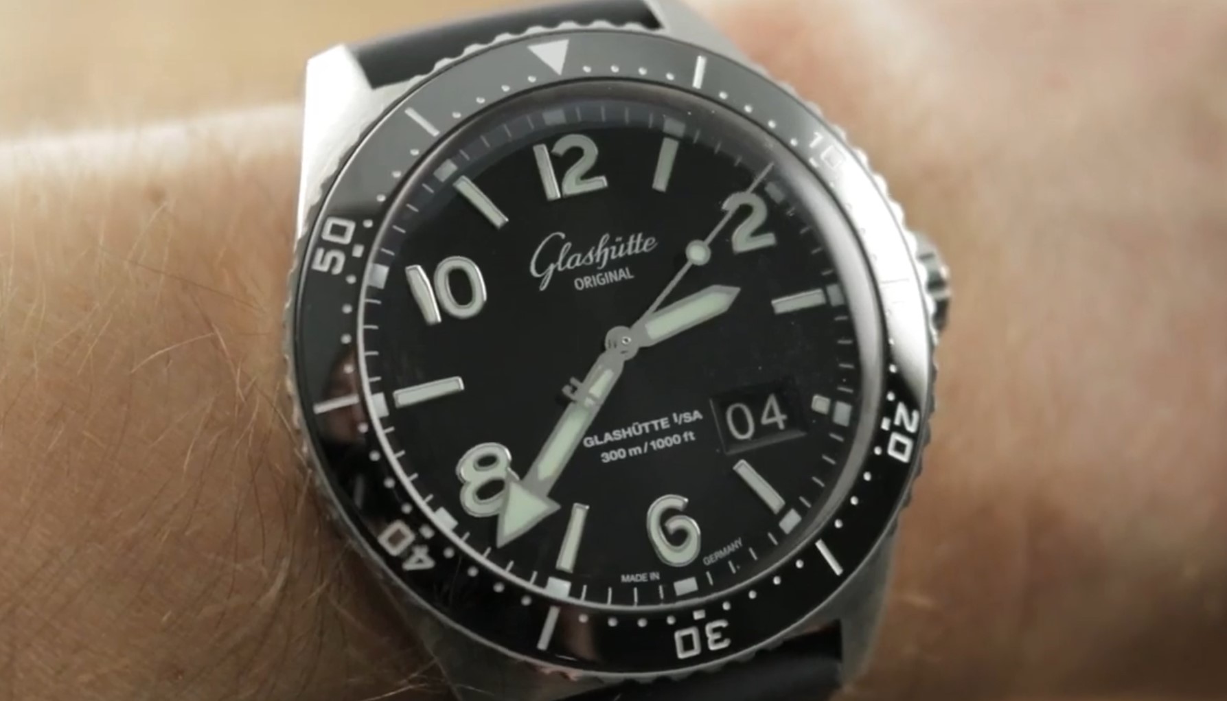 2019 Glashutte Original Seaq Panorama Date 1-36-13-01-80-06 Dive Watch Review