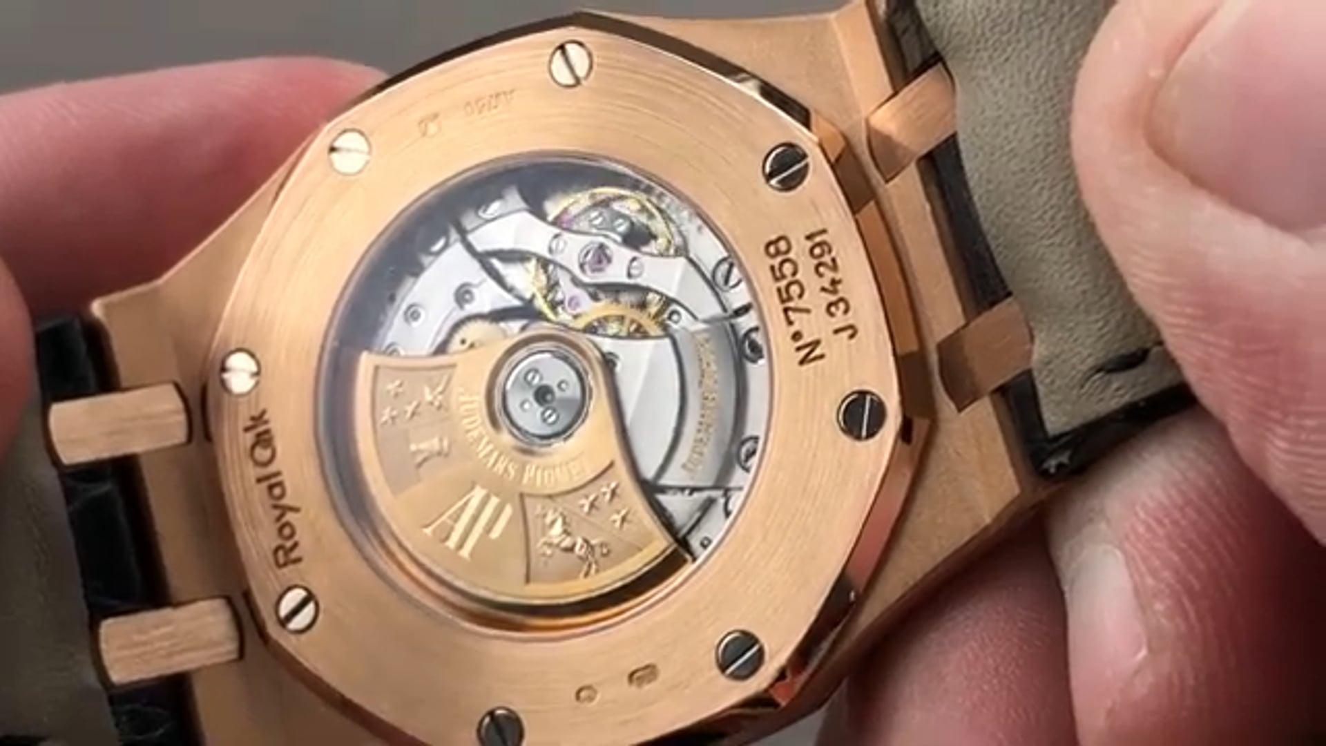 Audemars Piguet Royal Oak 15400OR.OO.D002CR.01 Review