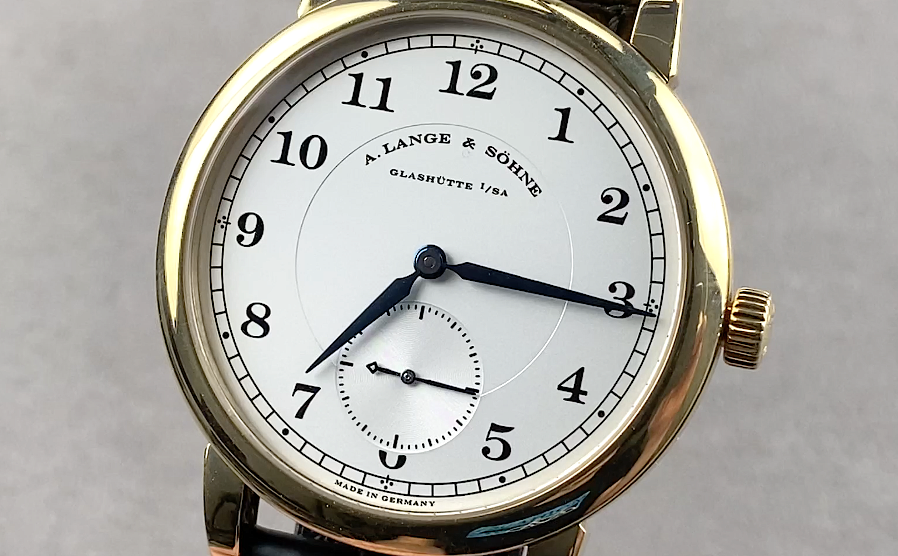 A. Lange & Sohne 1815 (233.021) Review