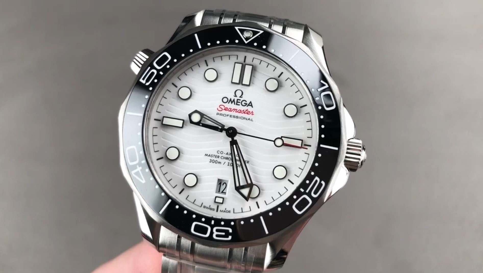 Omega white outlet ceramic watch