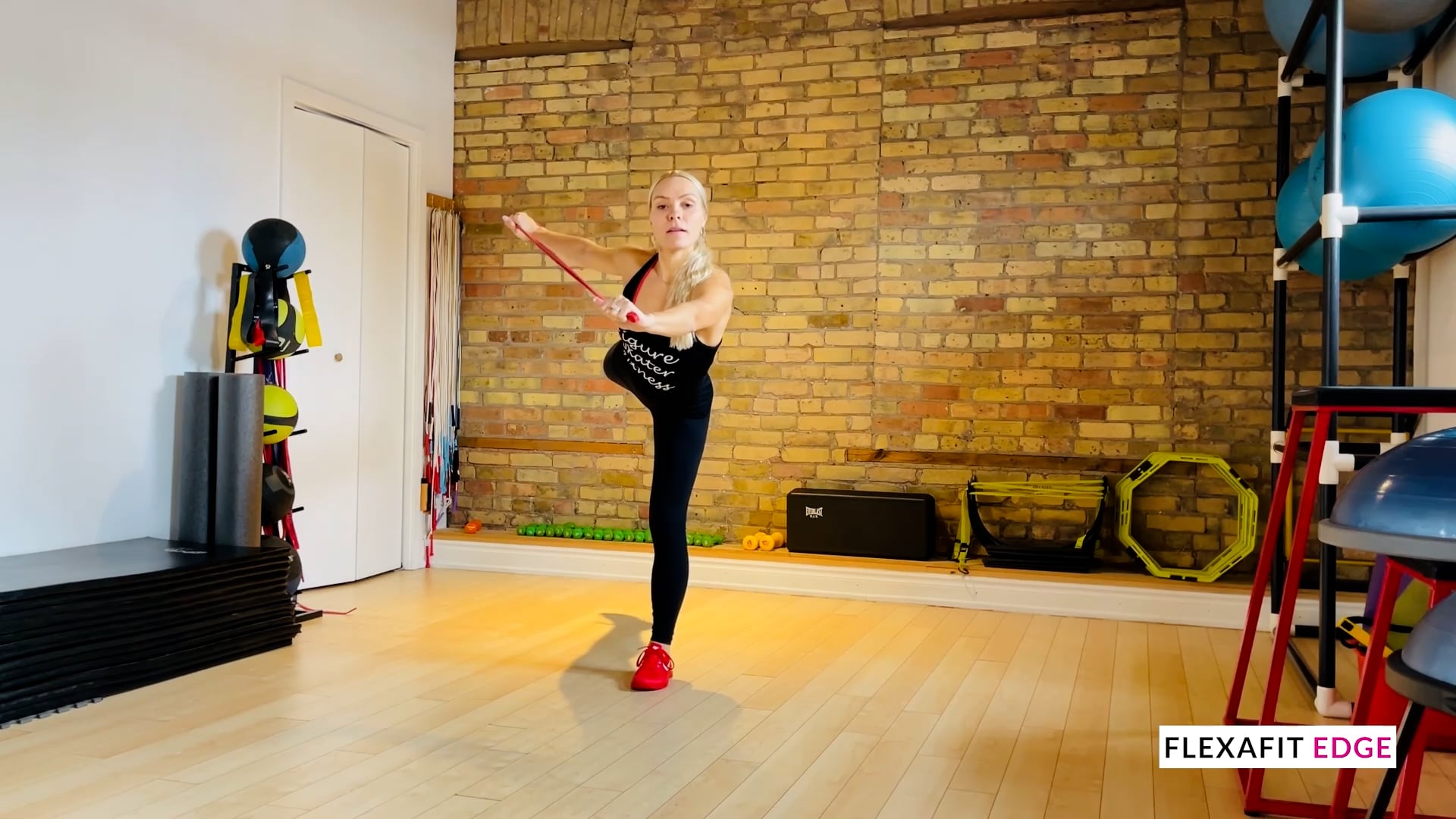 Forward camel change backward camel spin with resistance bands: Advanced