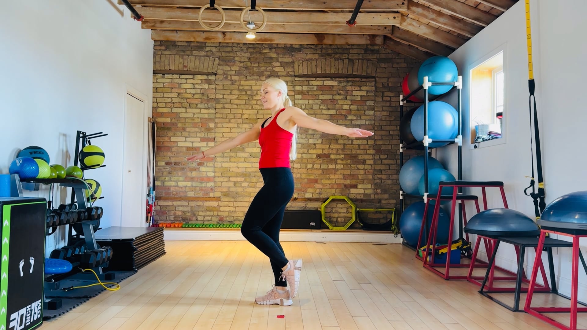 Foundation: Off-ice forward outside rocker demonstration