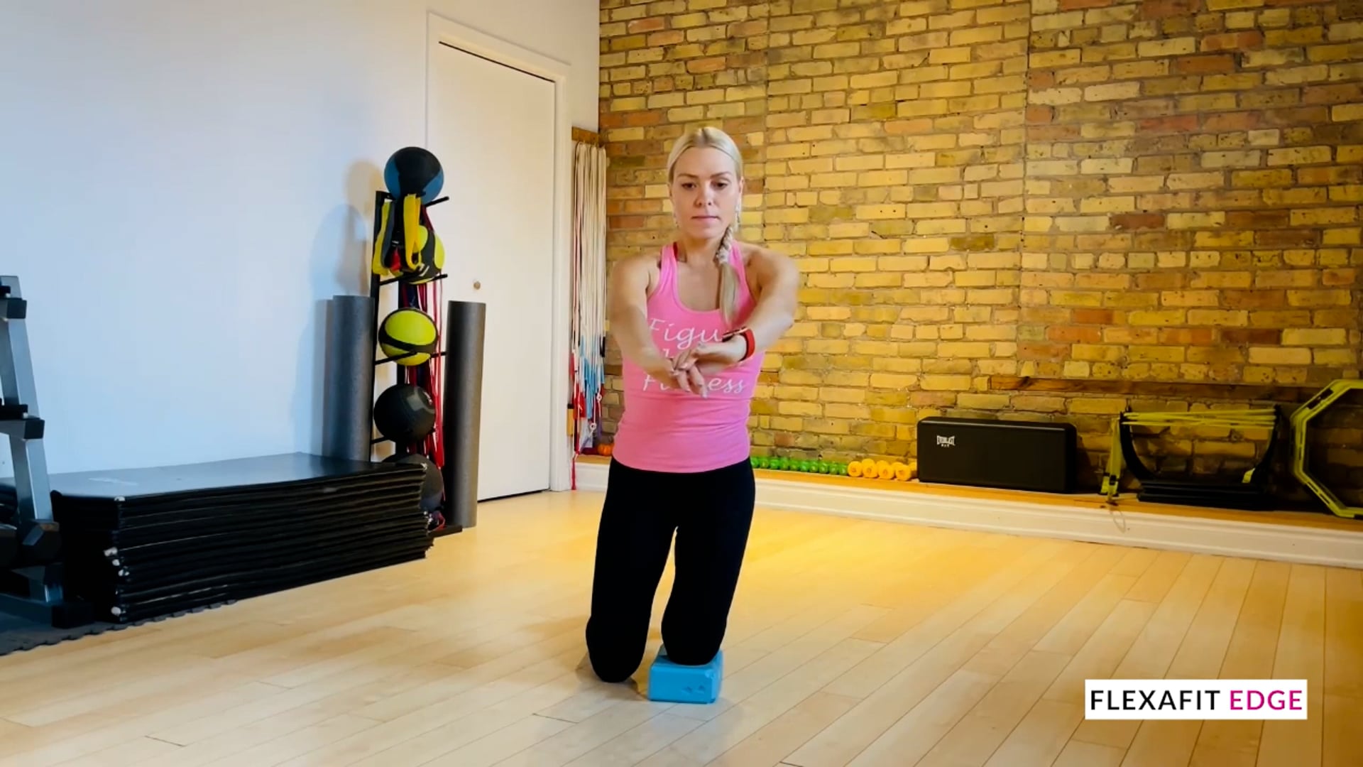 Hip lifts with block: Advanced-Elite