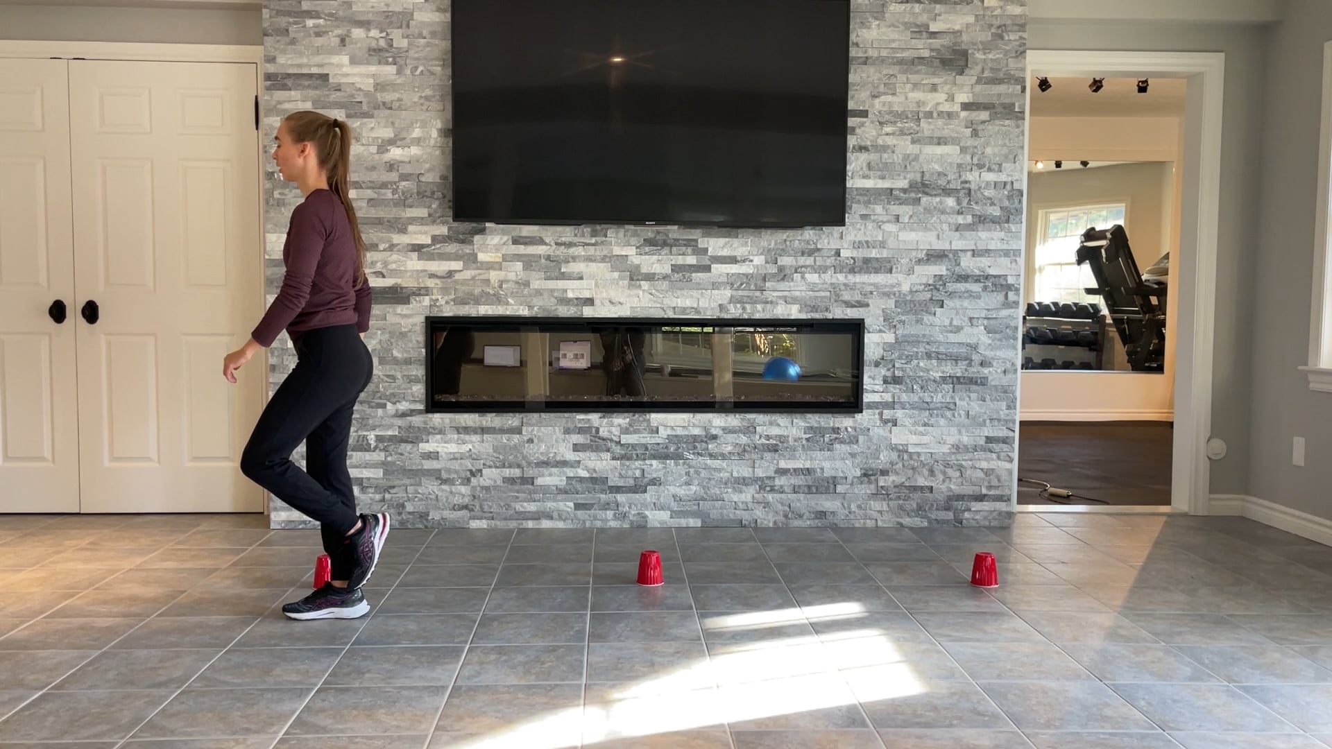 Foundation: Off-ice alternating backward landing hops drill
