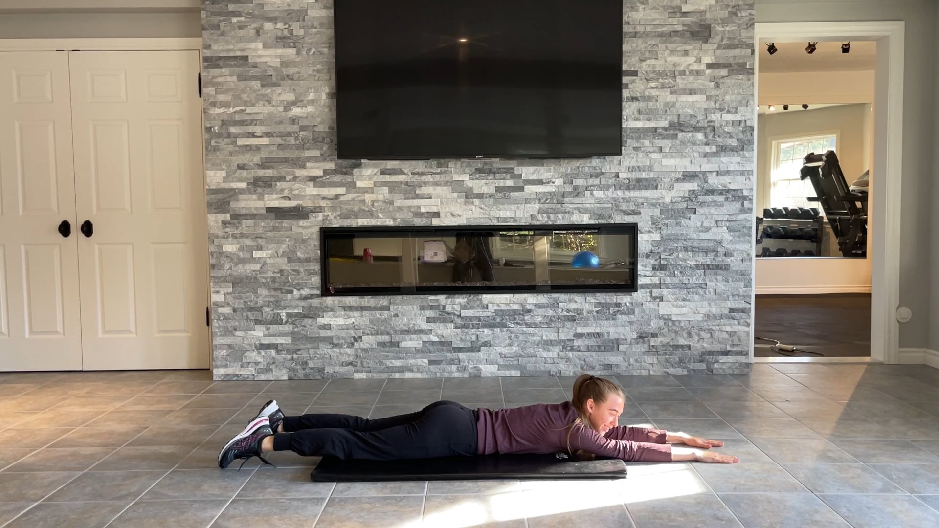 Advanced-Elite: Superman variation: flutter kick exercise
