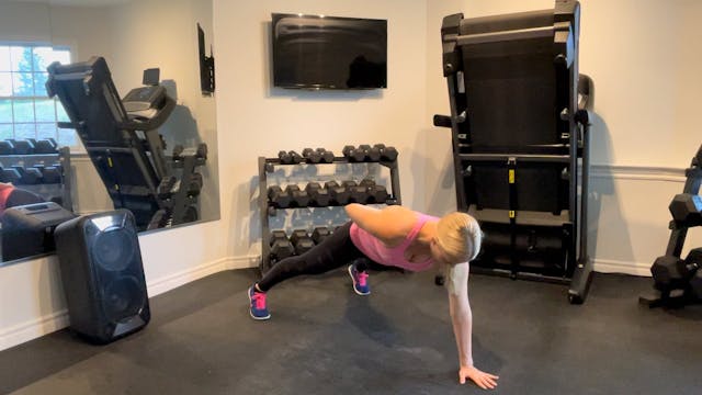 Advanced: Tripod single arm plank demo