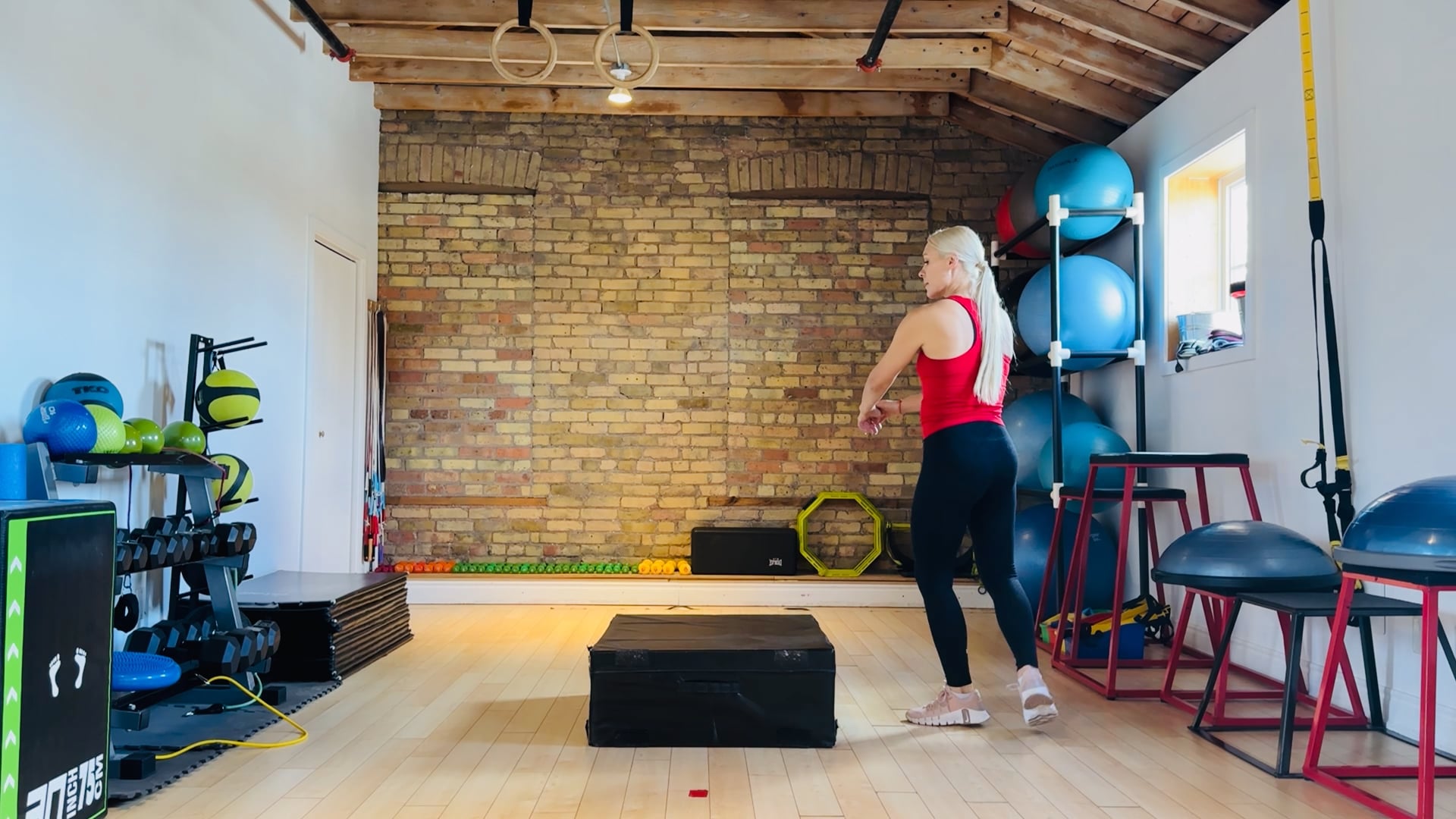 Advanced-Elite: Single leg axel take-off box jump with 1/4 turn off drill