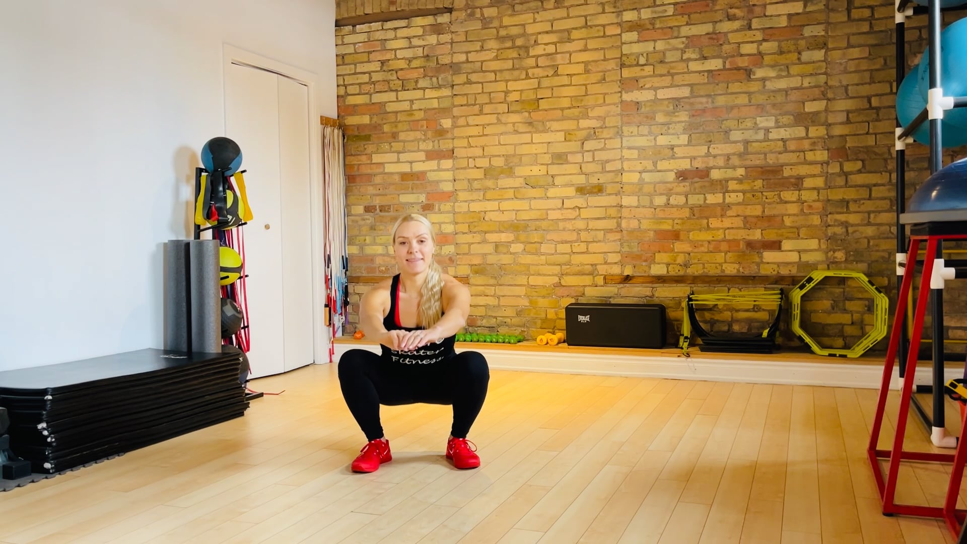 Foundation-Elite: Alternating single leg squat hip and ankle mobility stretch