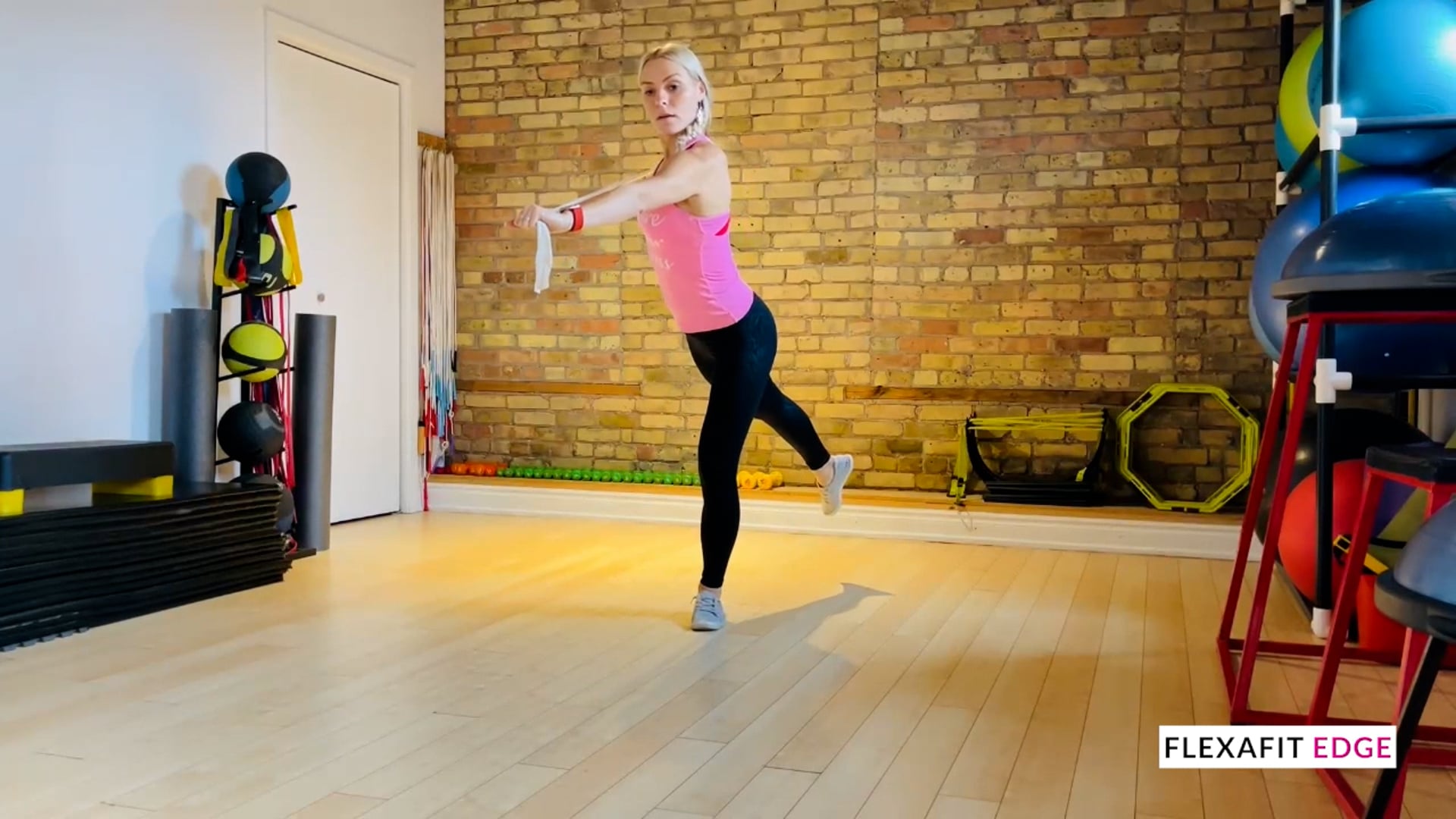 Salchow upper body resistance check drill: Beginner-Elite