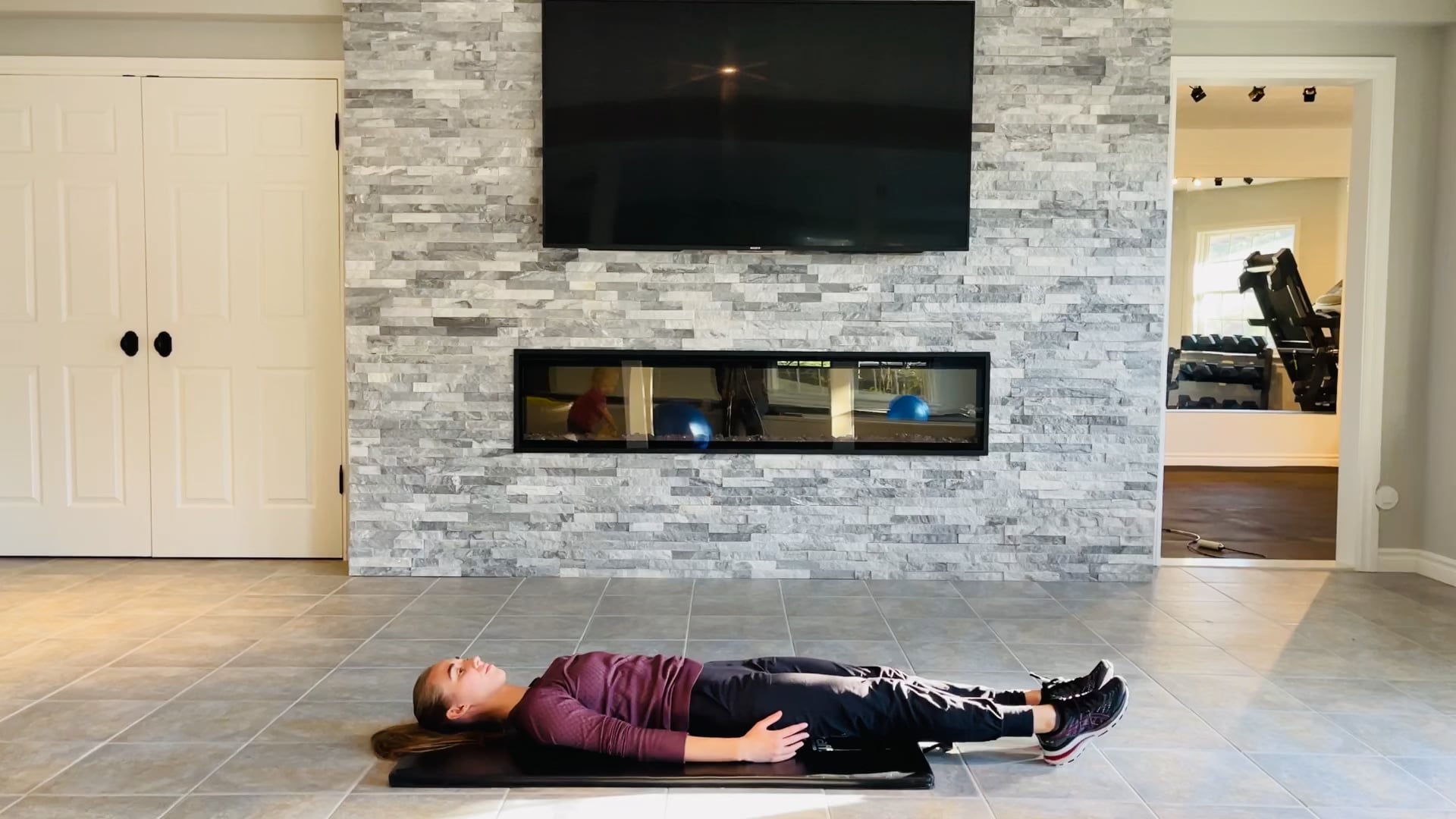 Advanced-Elite: Alternating sprinter sit-ups exercise