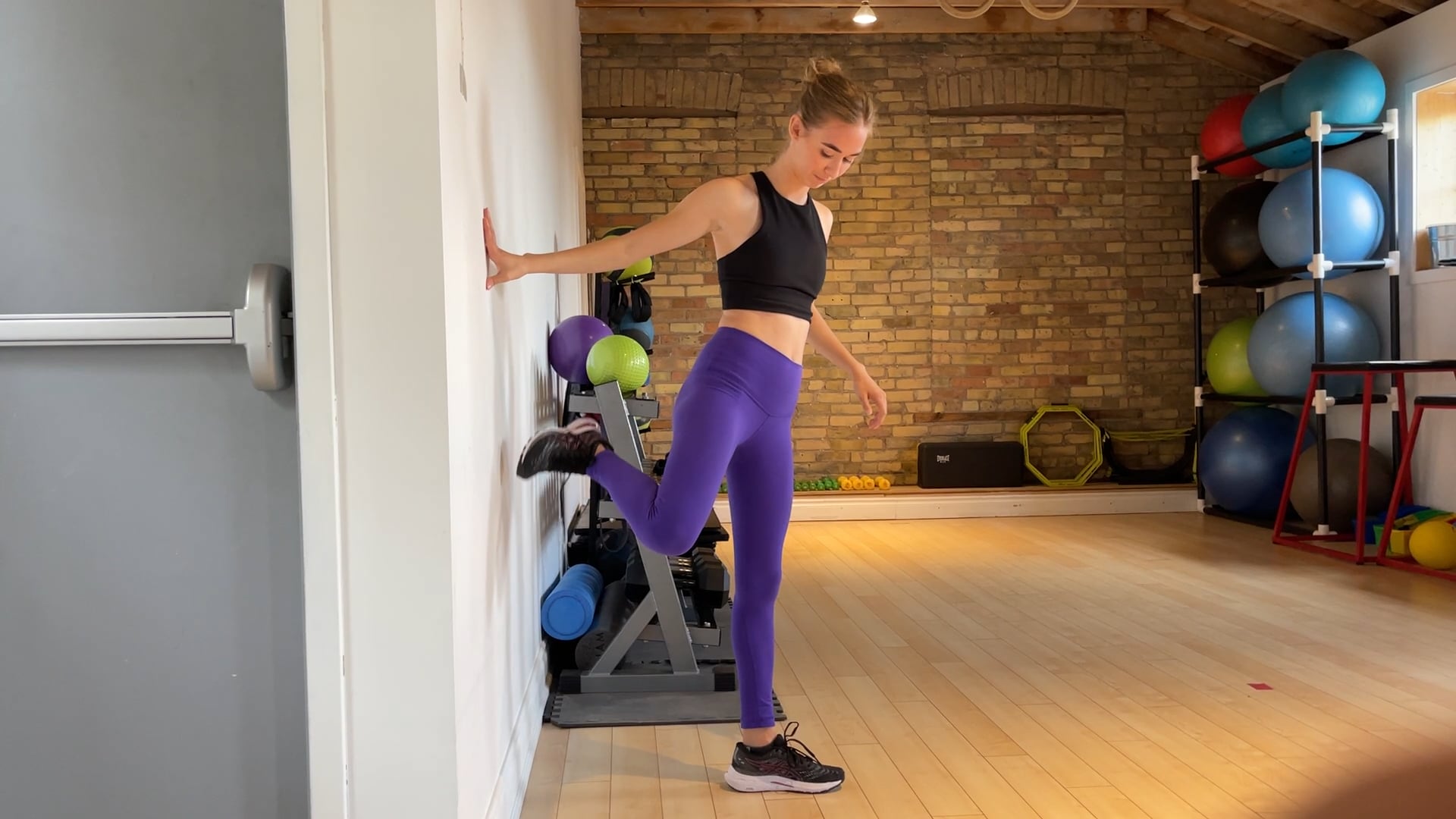 Advanced-Elite: Layback with foot on wall stretch