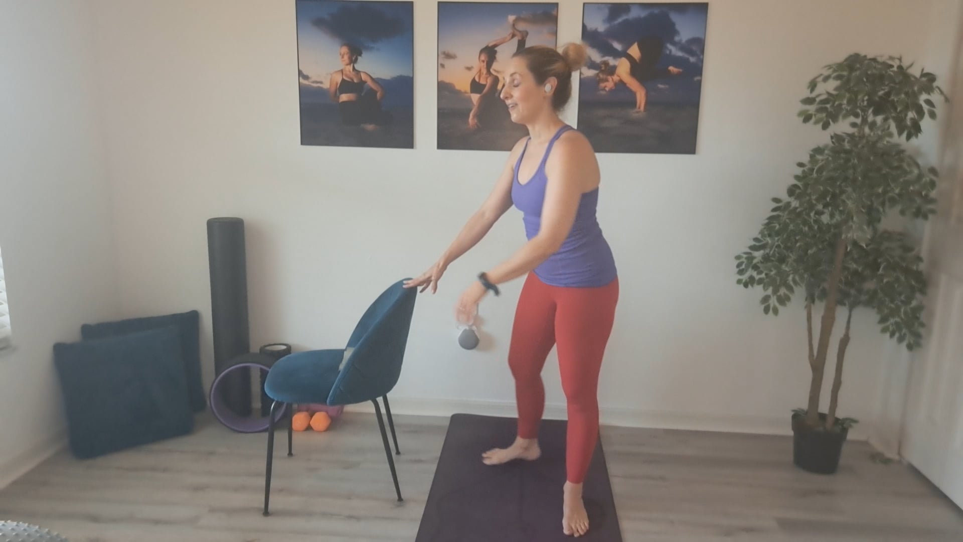 Advanced-Elite: Deep hips and glutes tone and strengthen barre style workout