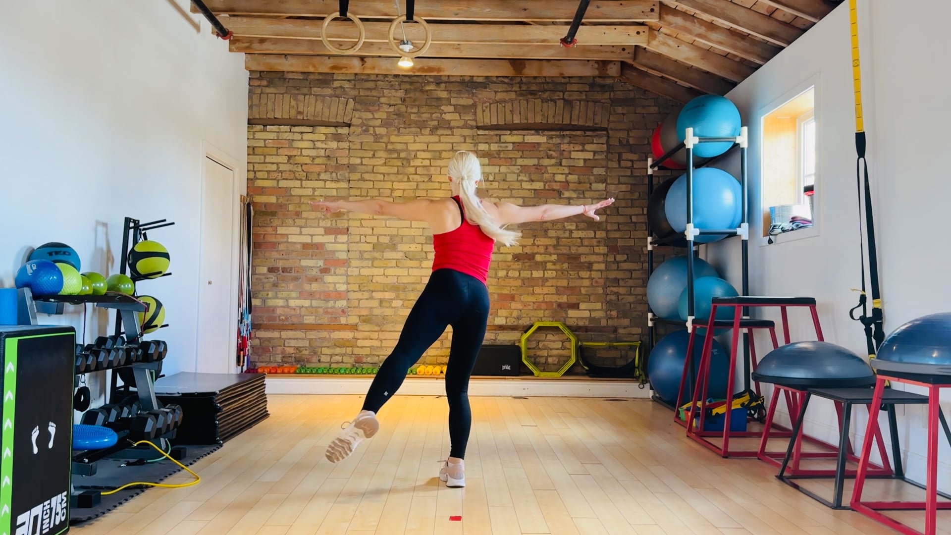 Foundation-Advanced: Salchow single leg take-off 1/4 floor turns to single drill