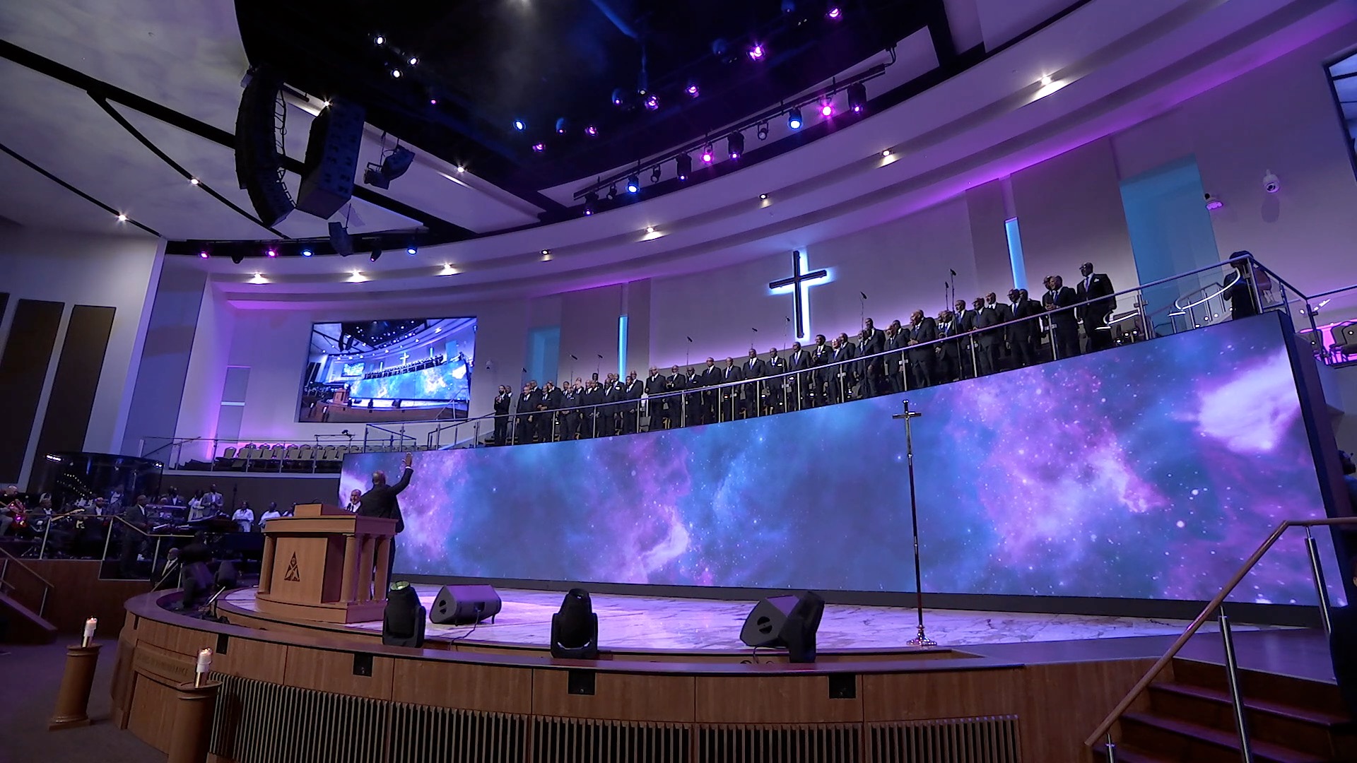 Be Strong And Very Courageous! | 8:00AM Worship Service