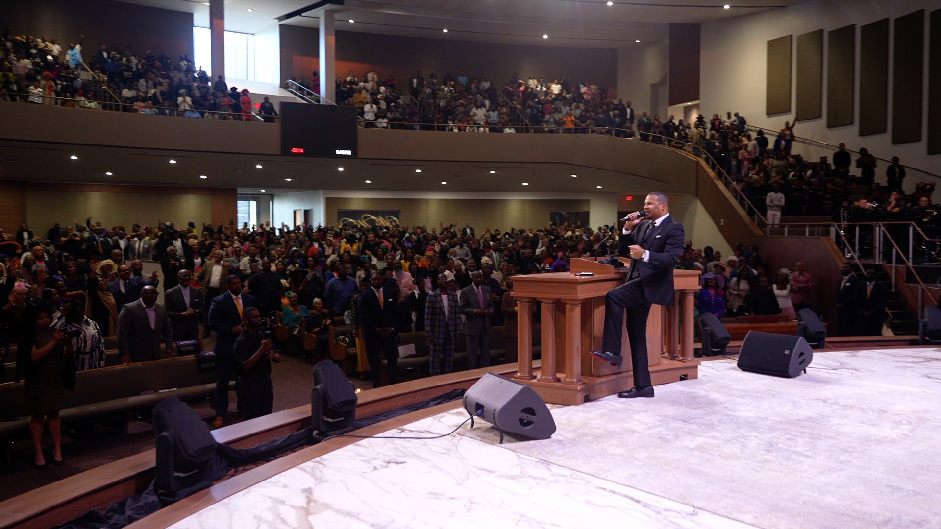 (Sermon Only) It's Time To Get Unstuck | Pastor Matthew L. Watley 