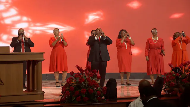 The Presence Of The Lord Is Here | Ma...