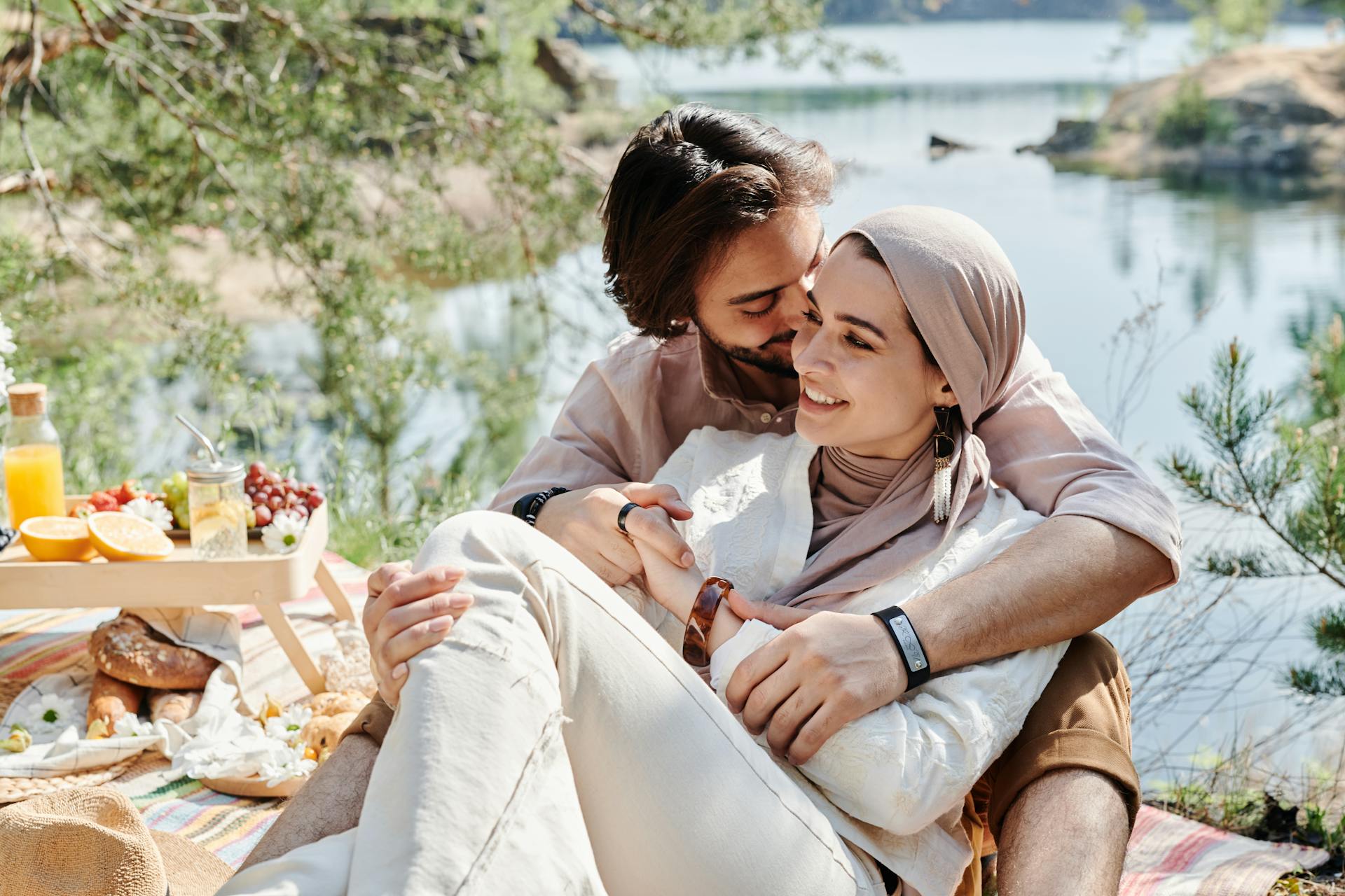 Frosties: Female Hustlers