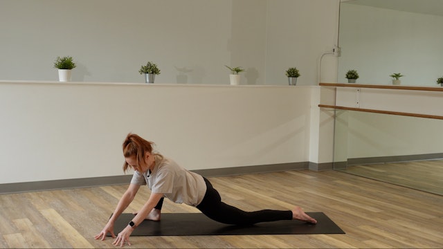 10 Minute "Love your hips" Stretch with Emily