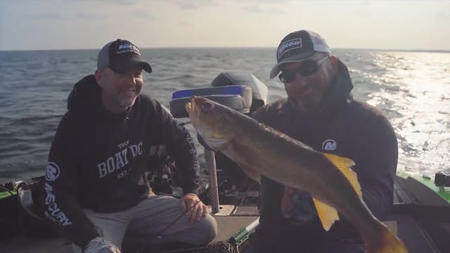 Catching Giant Green Bay Walleyes on ...