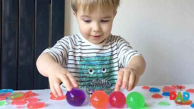 Cutting Giant Water Beads With Egg Cu...