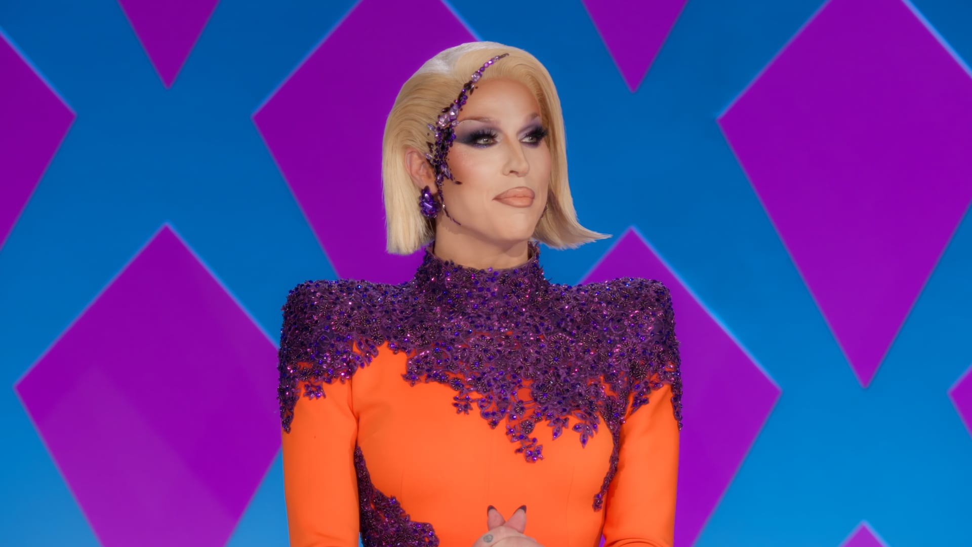 Tate McRae – It’s OK I’m OK | Karamilk & Velma Jones | DR Canada S6E6