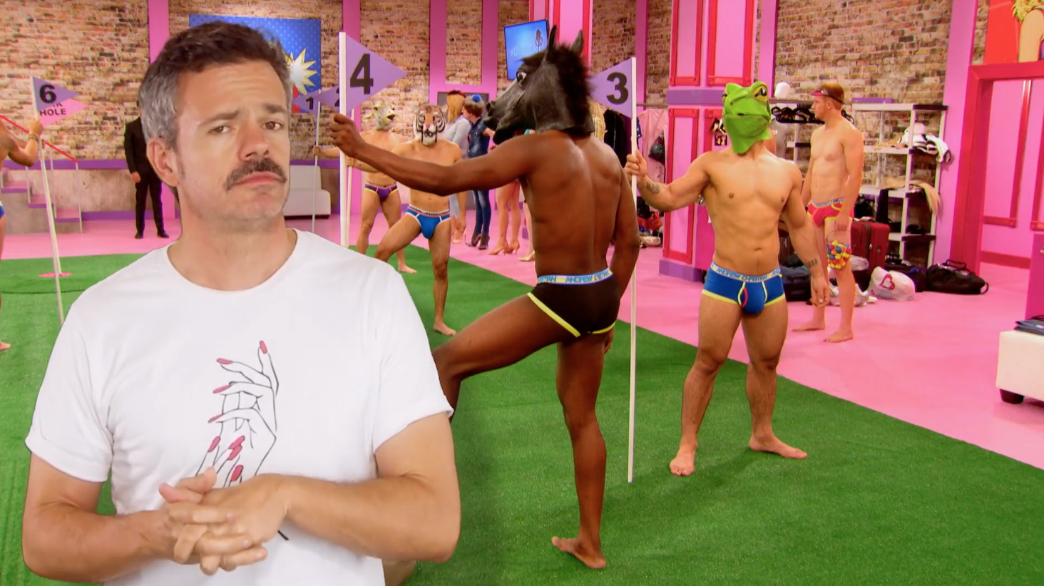 SPOILER ALERT: Drag Fish Tank