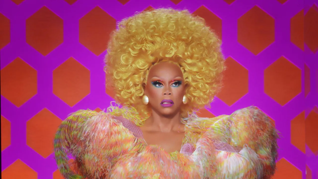 Pink – So What | Monét X Change & Trinity the Tuck | RDR AS S7E12 ...