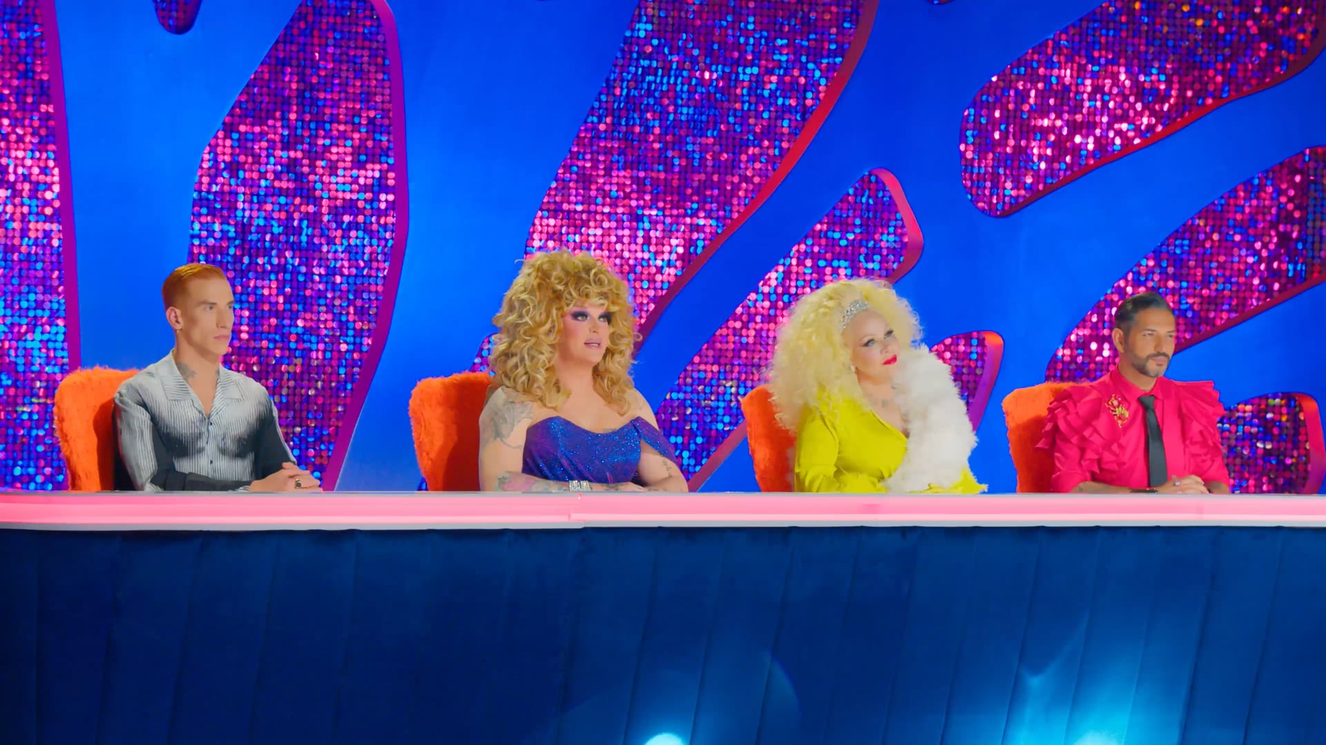 Lizzo – About Damn Time | Lélé Cocoon & Tessa Testicle | DR Germany S1E4