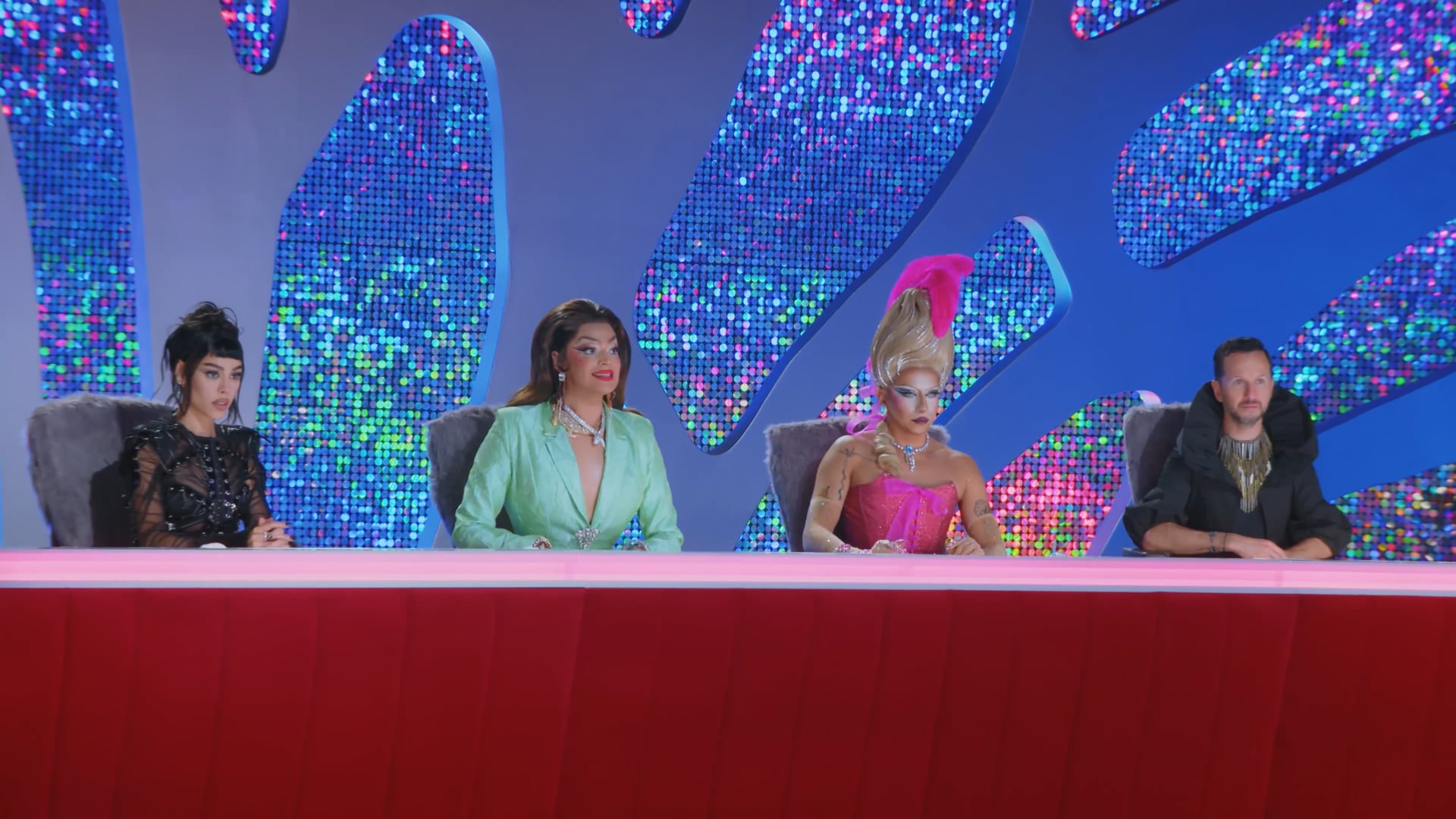 Danna Paola – XT4S1S | Vermelha Noir & Serena Morena | DR Mexico S1E3