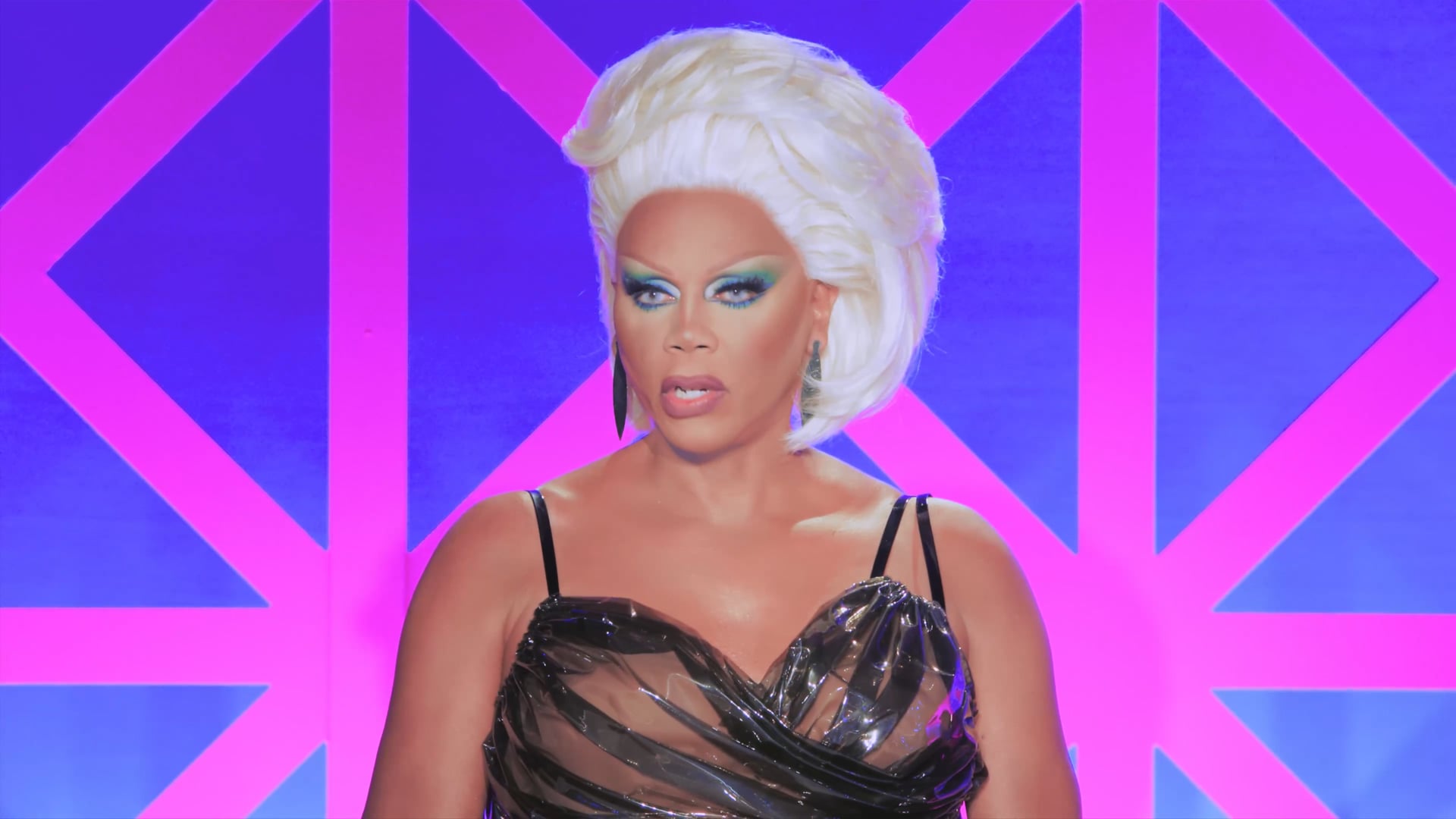 Annie Lennox – Little Bird | DeDeLicious & Tomara Thomas | DR UK S5E9