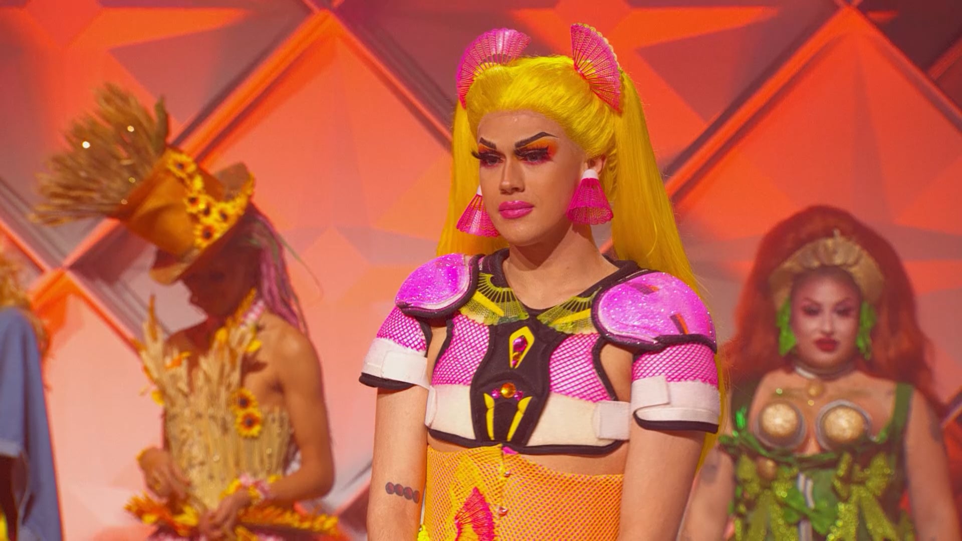 Carly Rae Jepson – I Really Like You | Juice Boxx & Lemon | DR Canada S1E1