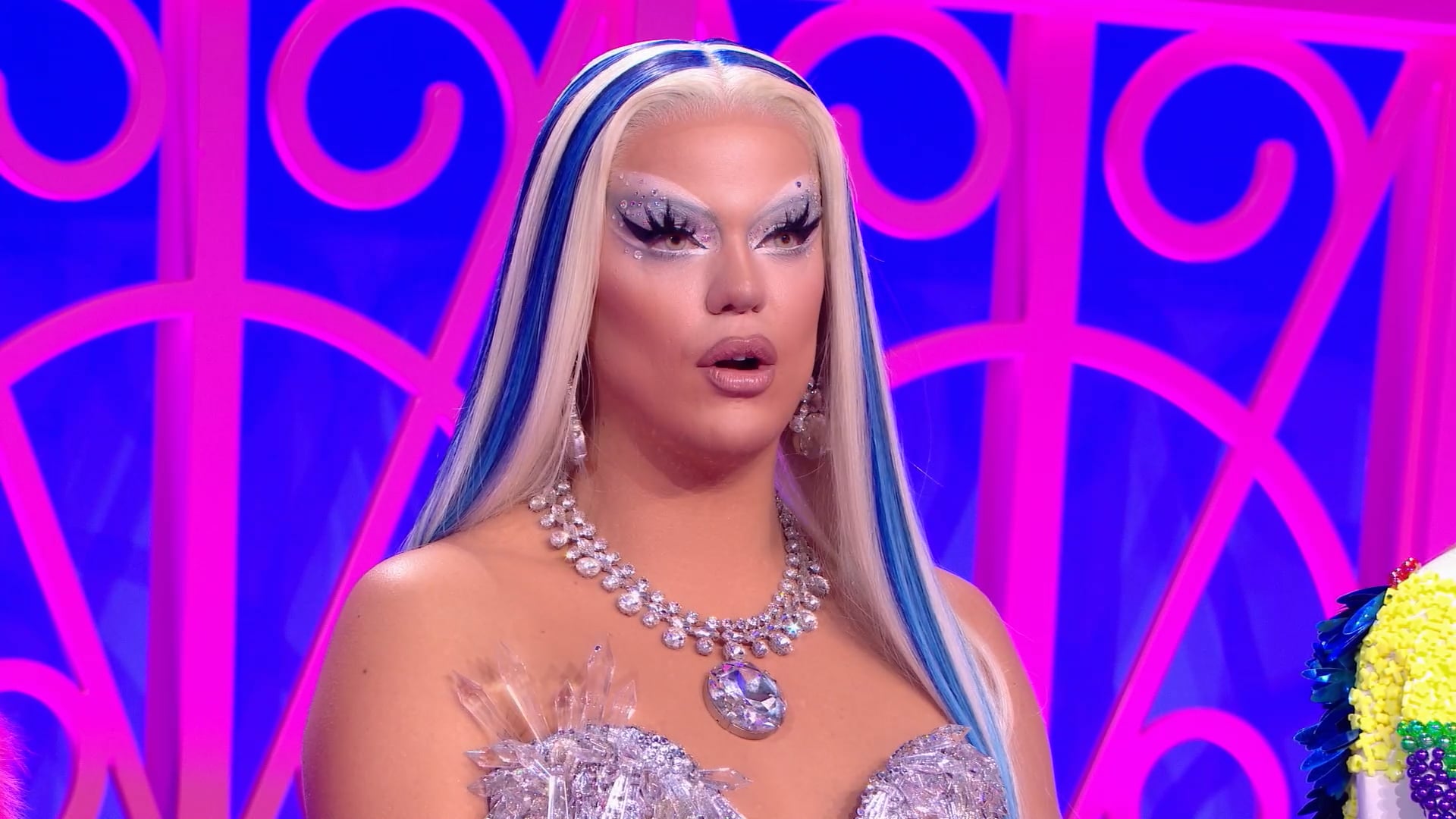 Indochine and Chris – 3SEX | Kitty Space & Rose | DR France S2E1