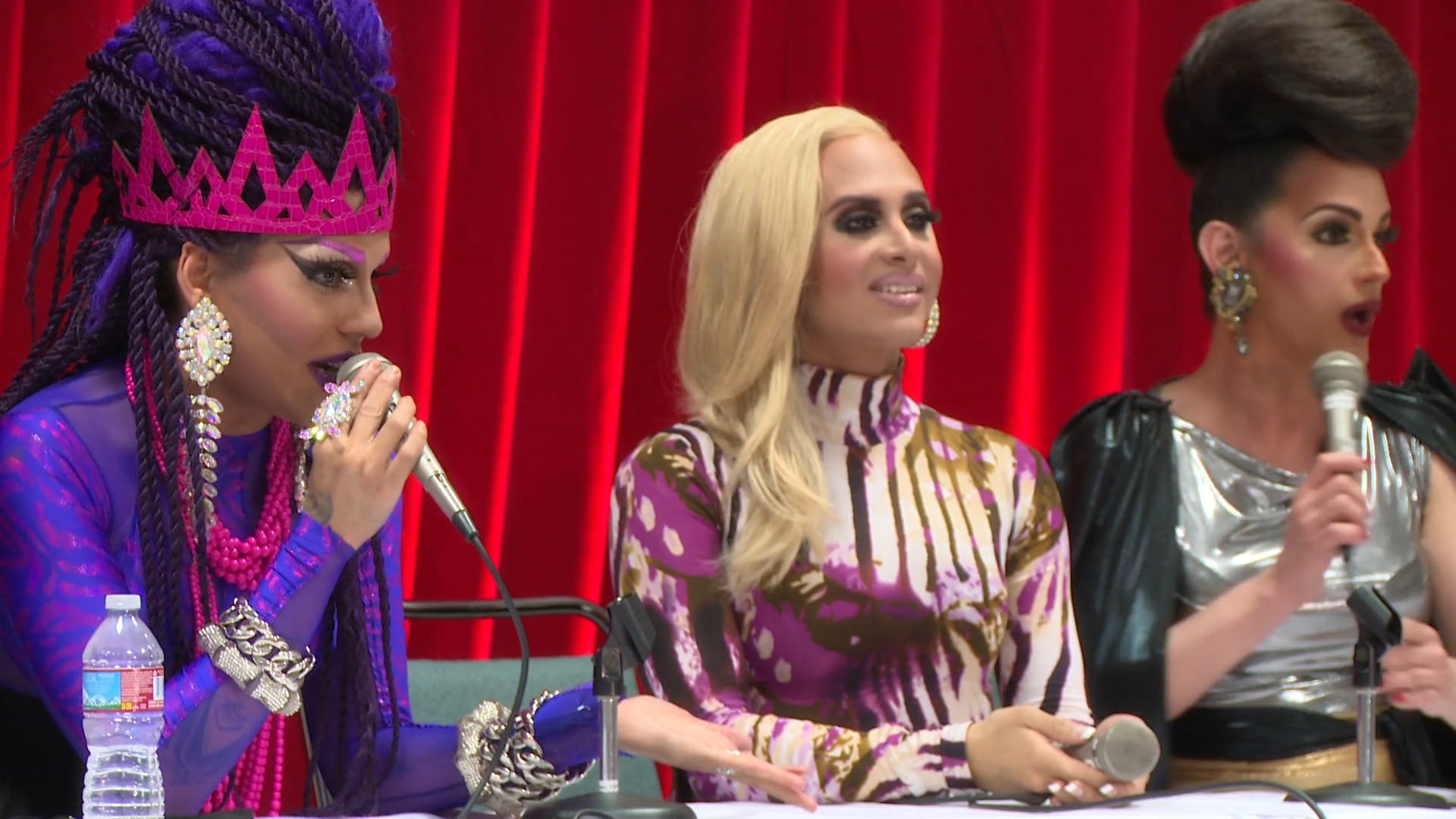 Tucking 101: RuPaul's DragCon 2016