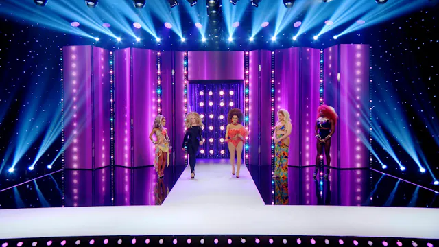 The Spice Girls – Who Do You Think Yo...