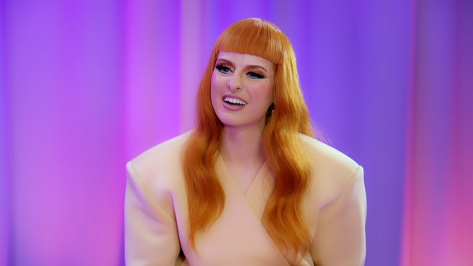 SPOILER: Tras la Carrera with the Eighth Eliminated Queen of Season 5 (Dubbed)