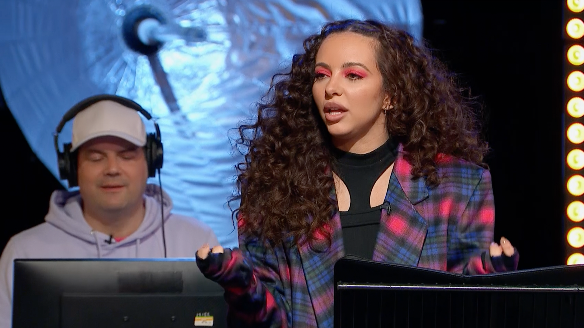 Semifinals - UK vs The World Season 1