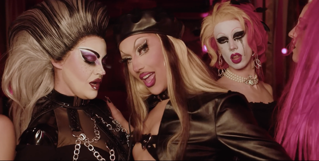 Sí Soy Mujer - Clover Bish (Official Video)