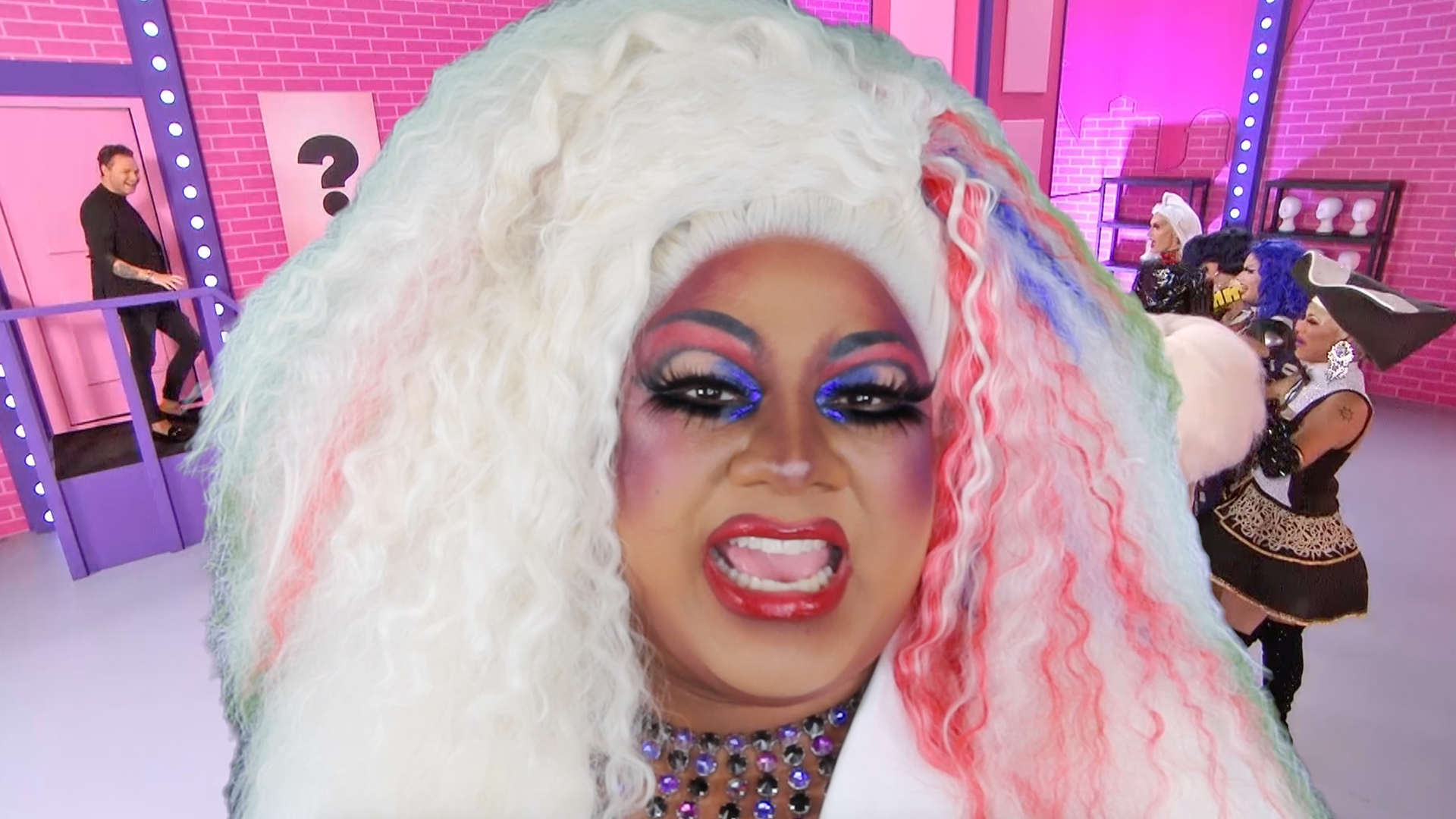 SPOILER ALERT: Land of the Queens