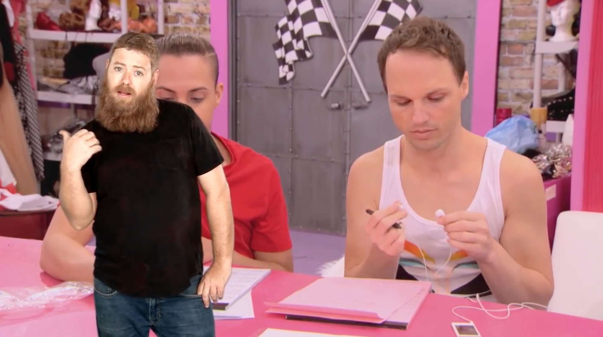 SPOILER ALERT: New Wave Queens