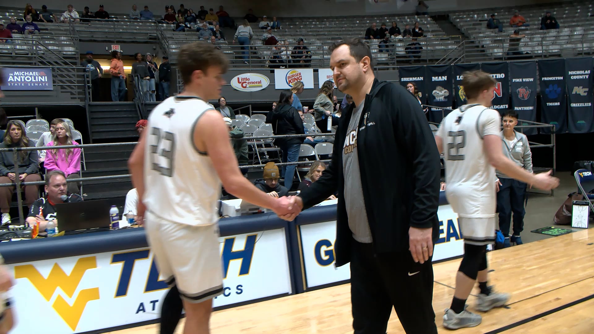 Lincoln holds on down the stretch to defeat PikeView, 56-46